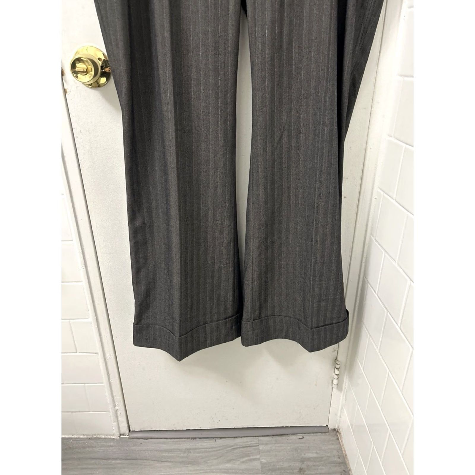 Old Navy Old Navy Dress Womens 42x33 Gray Pants Grey Herringbone Pinstripe Wide Leg Cuffed NWT Size 28" / US 6 / IT 42 - 3 Thumbnail