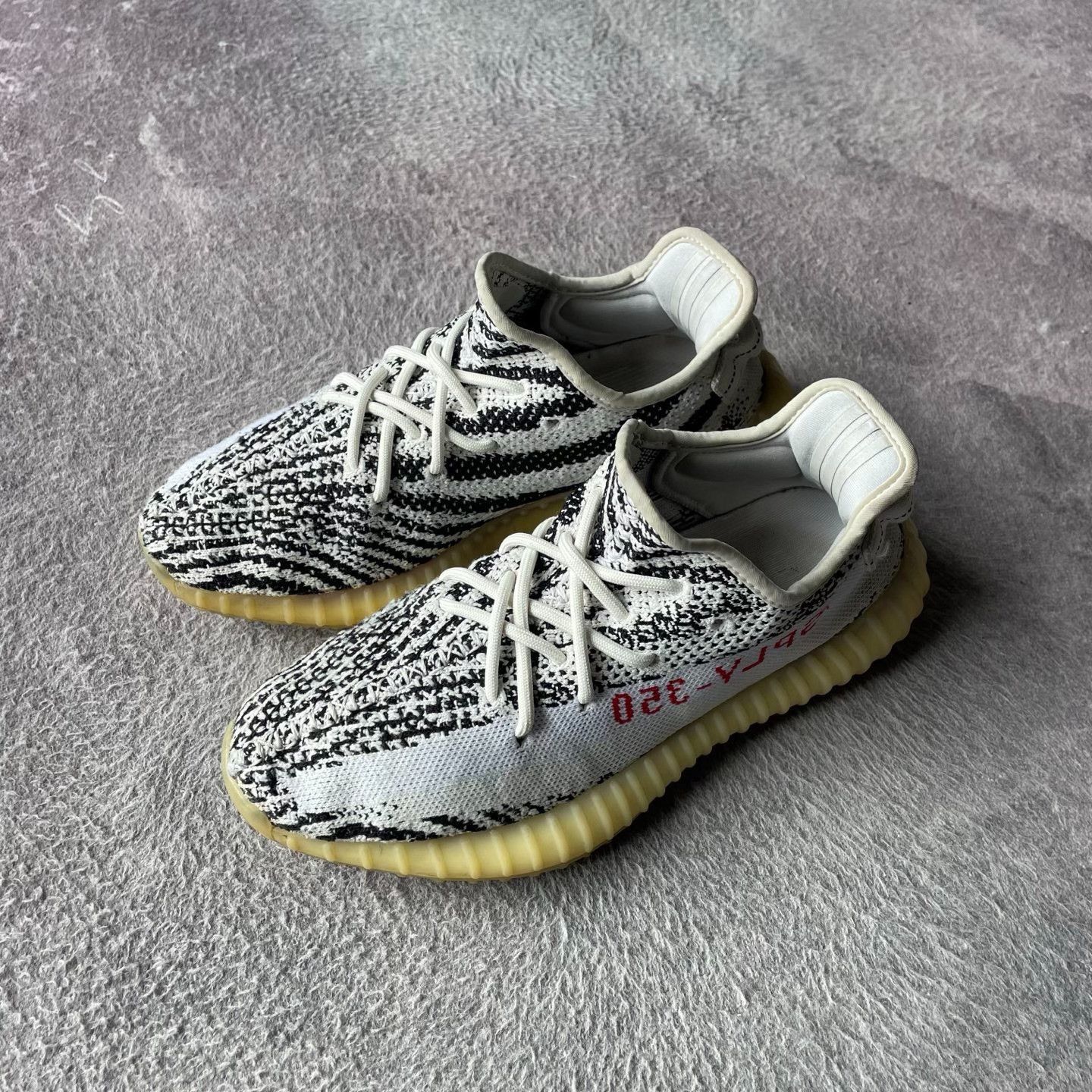 Yeezy Yeezy White Lowtop Sneakers 41 Men Size US 8.5 / EU 41-42 - 1 Thumbnail