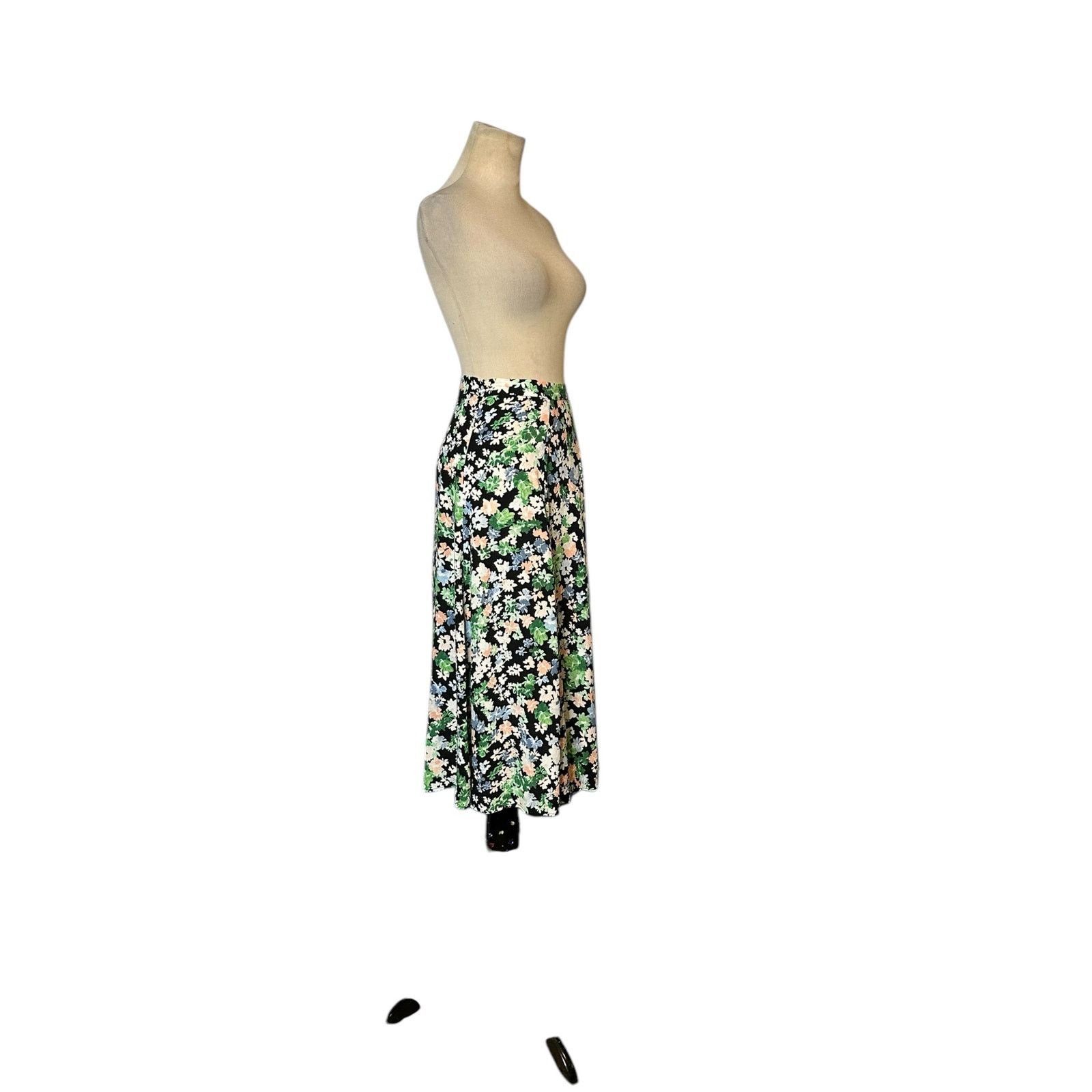 H&M H&M black green floral a line skirt size maxi skirt size 6 Size 28" / US 6 / IT 42 - 14 Thumbnail