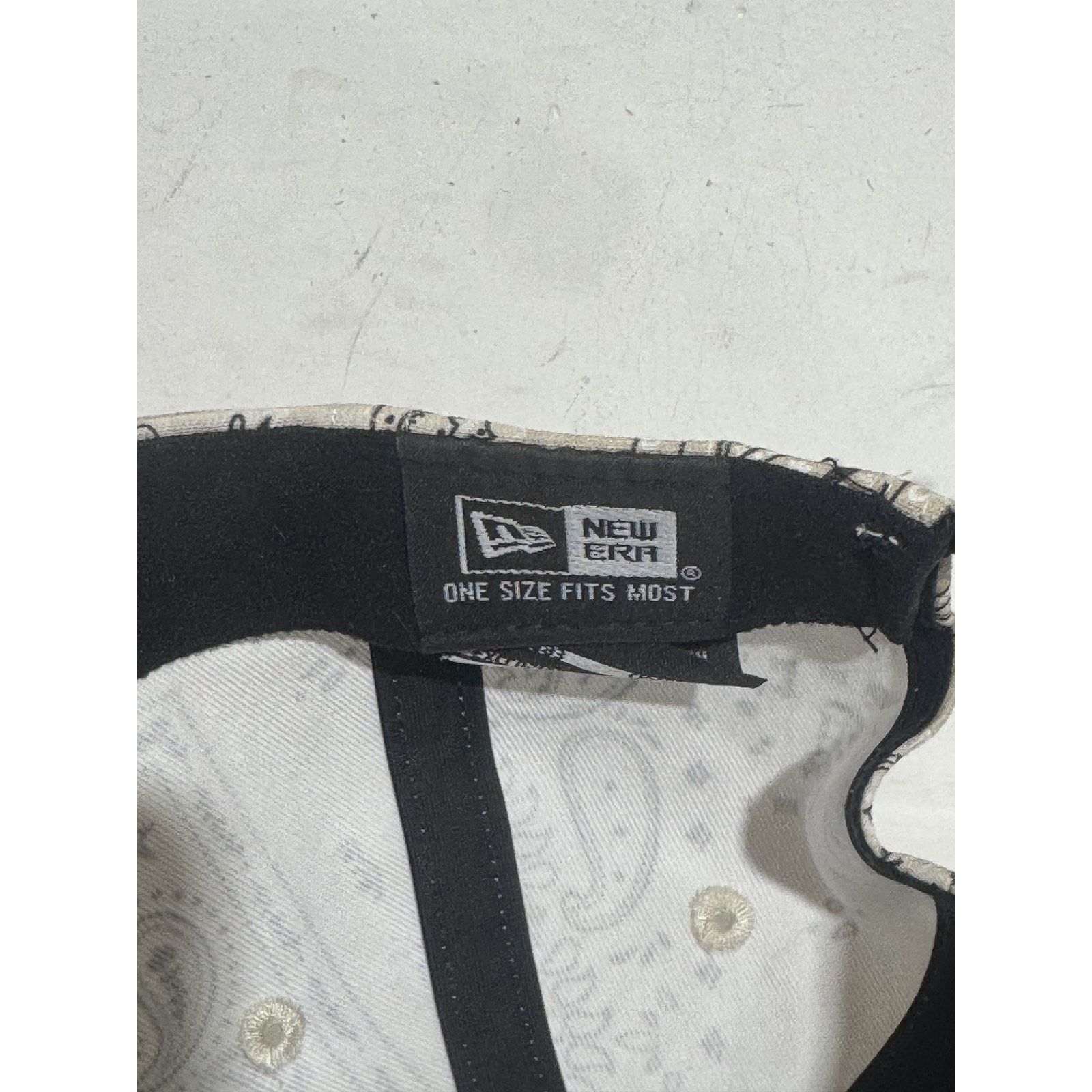 Kith KITH NEW ERA BANDANA TAN PAISLEY HAT PREOWNED Size ONE SIZE - 9 Thumbnail
