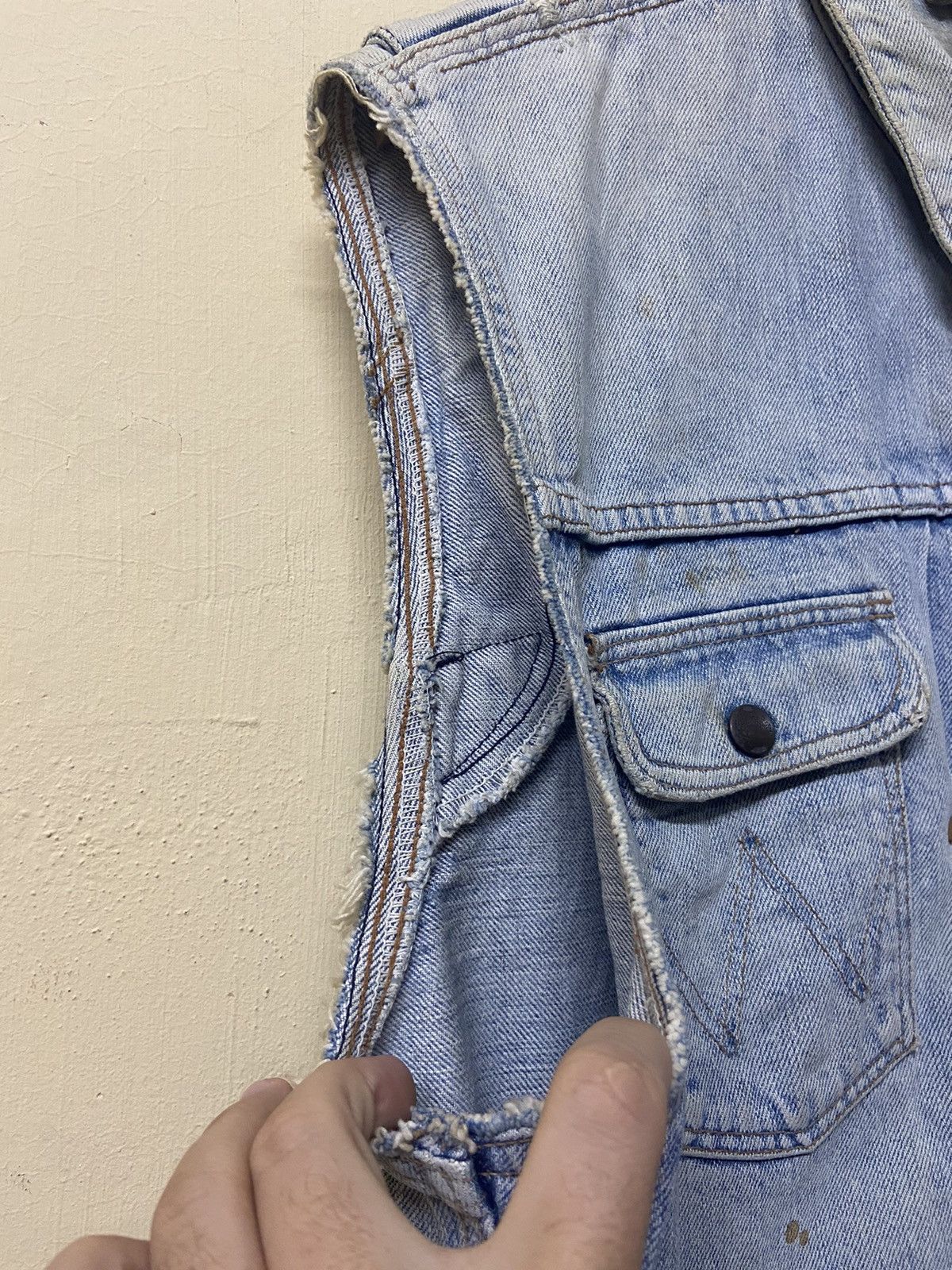 Vintage × Wrangler Vintage Wranglers Distressed Denim Jacket Size US L / EU 52-54 / 3 - 8 Thumbnail