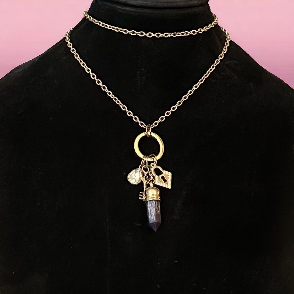 Other Gold tone charm pendant necklace Size ONE SIZE - 2 Thumbnail