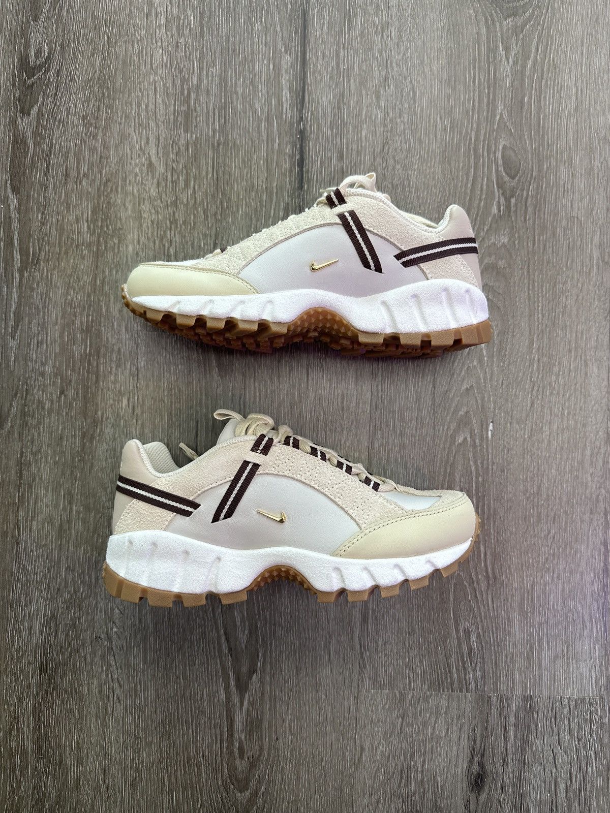 Jacquemus x Nike Air Humara LX “Light Bone Gold”