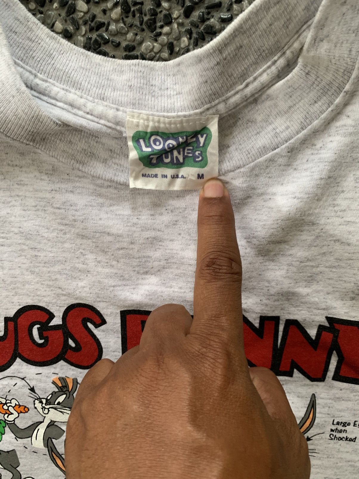Warner Bros Vintage 90s Looney Tunes Bugs Bunny Cartoon T shirt Size US M / EU 48-50 / 2 - 8 Thumbnail