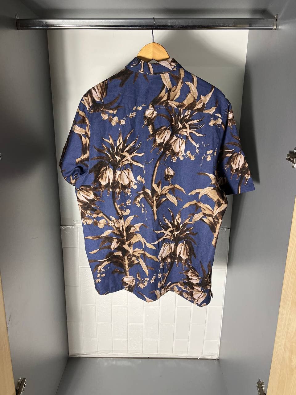 Ted Baker VERY RARE TED BAKER FLOWERS DESIGNER CASUAL SHIRTS HAWAII Size US L / EU 52-54 / 3 - 9 Thumbnail
