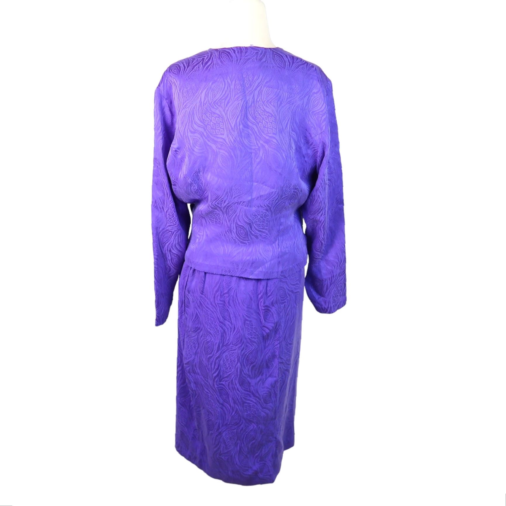 Vintage VINTAGE Argenti royal purple silk top and skirt suit set 12 1990s Cocktail Silk Women’s Dress Suit Size XL / US 12-14 / IT 48-50 - 4 Thumbnail