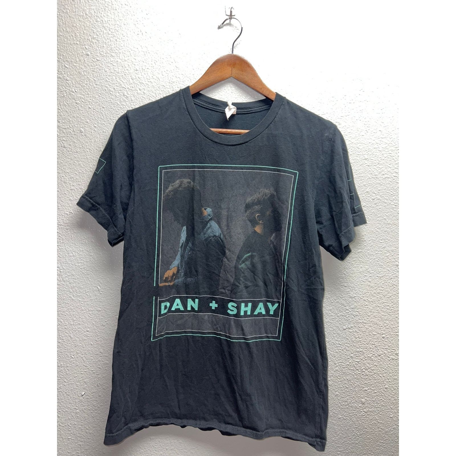 Band Tees Dan Shay Shirt Dan+Shay On Tour Concert 2018 Graphic Tee M Size US M / EU 48-50 / 2 - 1 Thumbnail