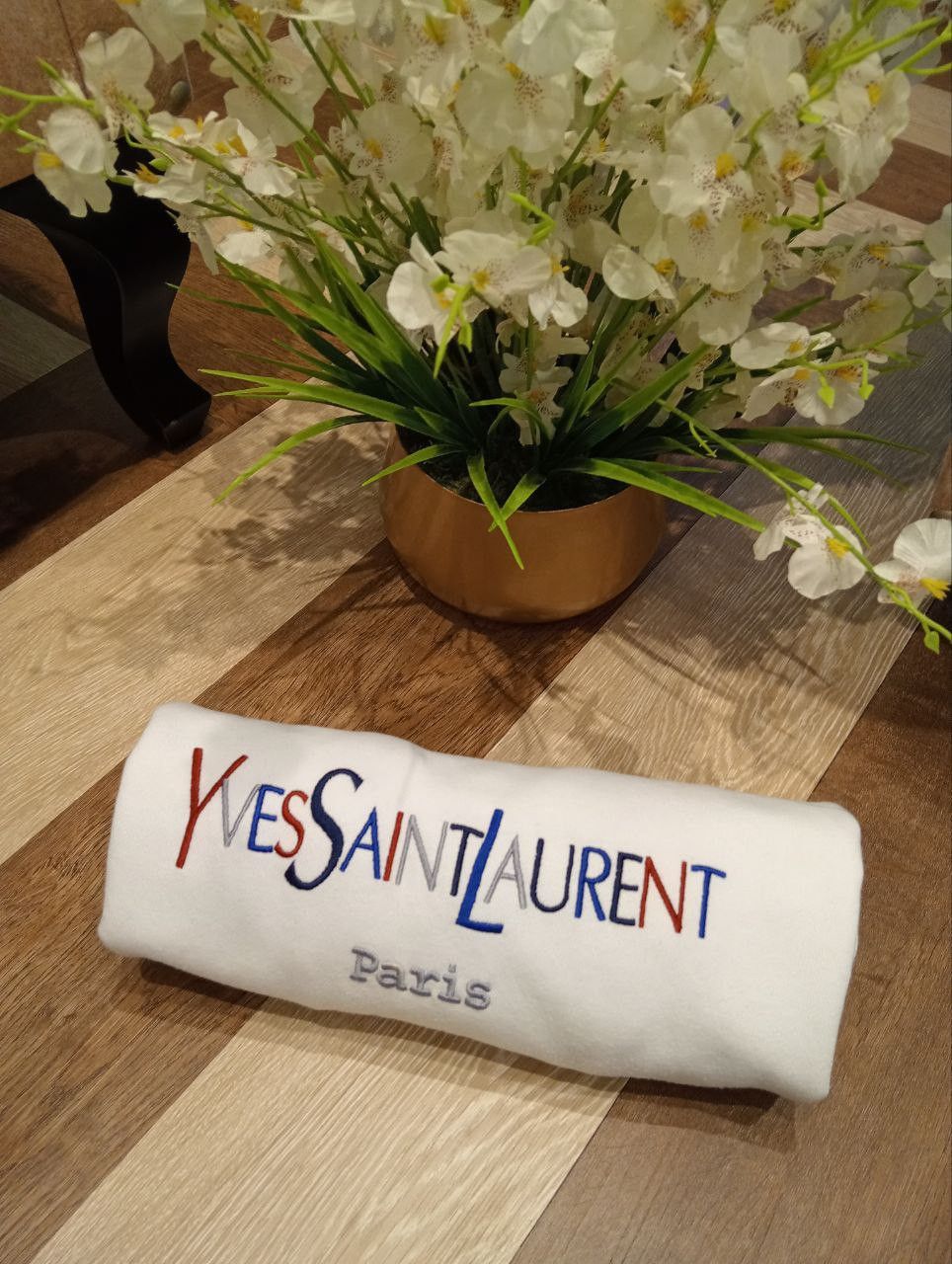 Yves Saint Laurent VINTAGE YVES SAINT LAURENT PARIS SPELL OUT CREWNECK Size US L / EU 52-54 / 3 - 10 Thumbnail