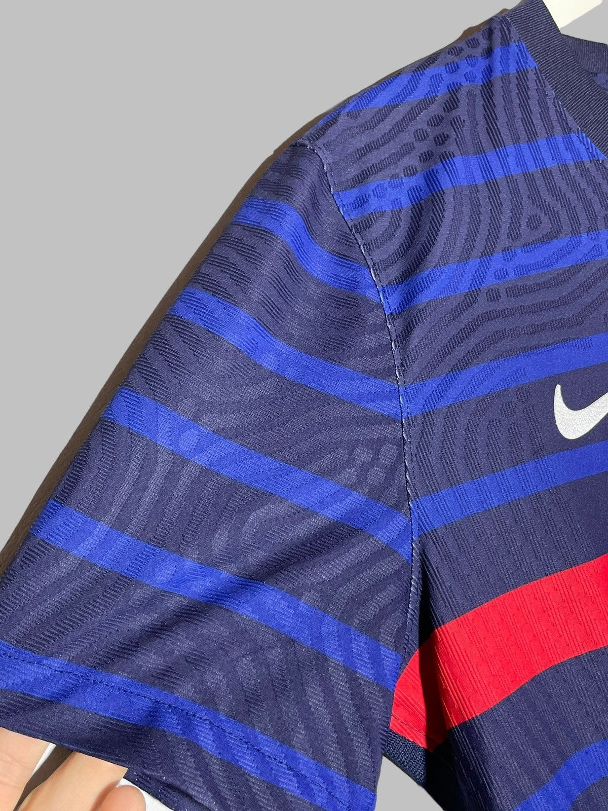 Nike #19 Karim Benzema France 2020 Home Player Issue Soccer Shirt Size US L / EU 52-54 / 3 - 5 Thumbnail