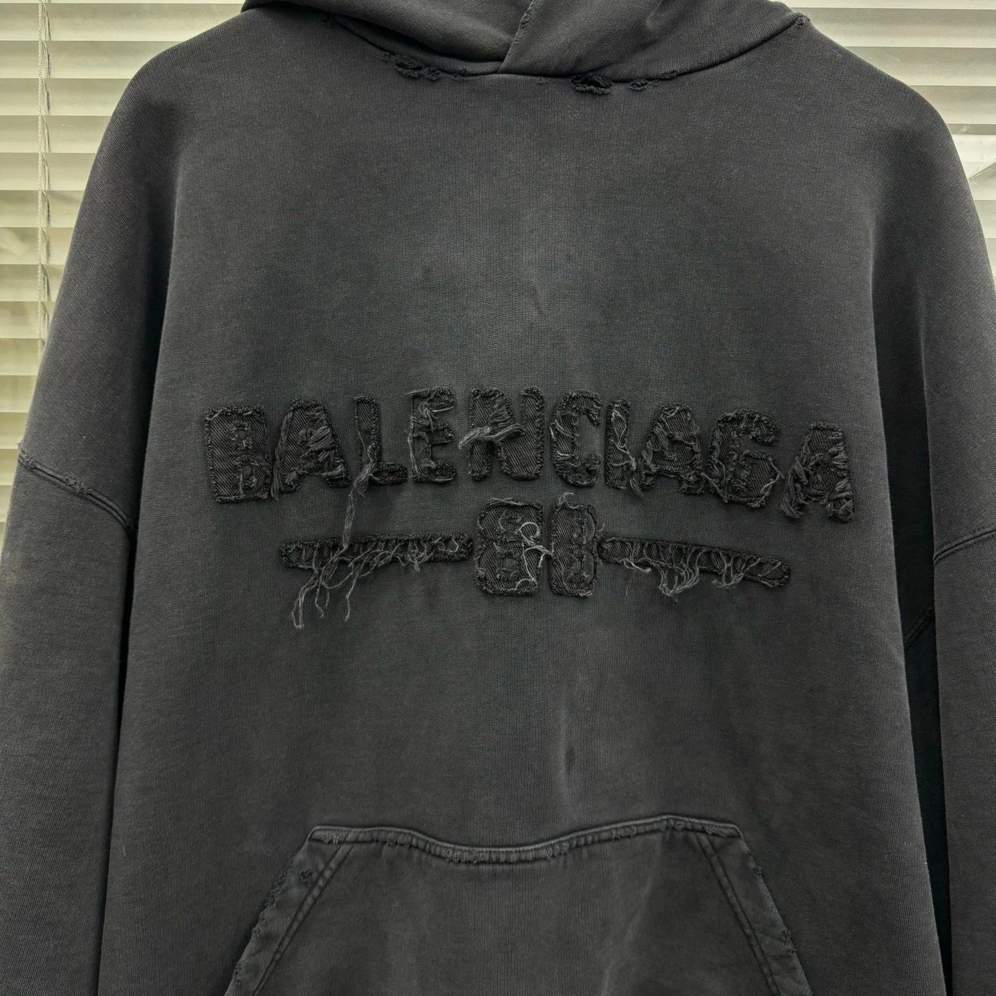 Balenciaga Balenciaga Snake Year Distressed Embroidered Hoodie XS Size US XS / EU 42 / 0 - 4 Thumbnail