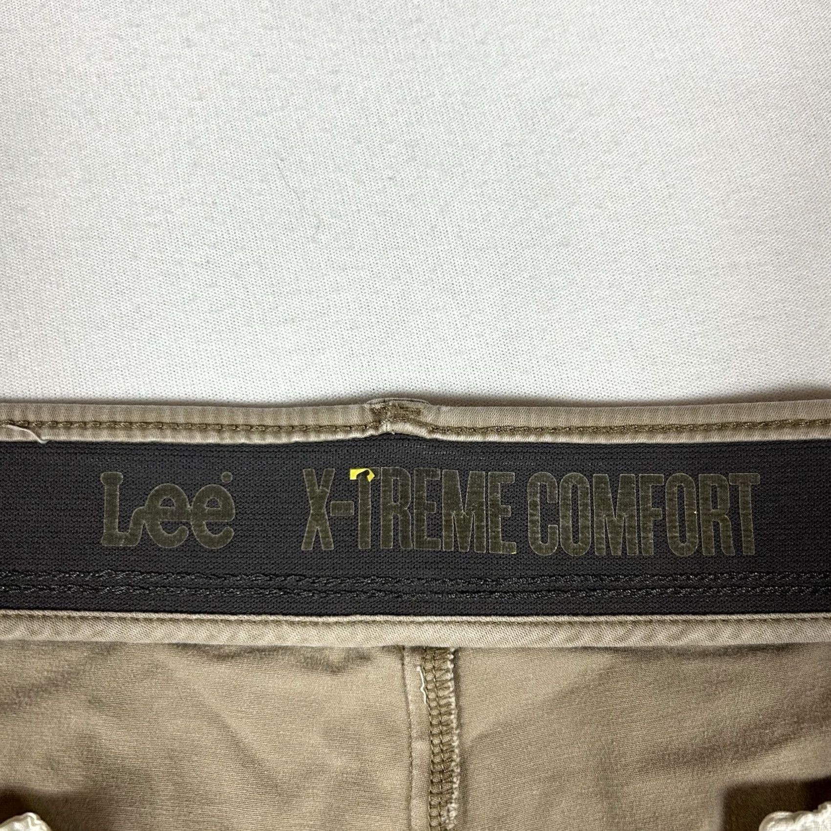 Lee Lee Cargo Shorts Mens 46 Beige Tan High Rise 9in Inseam Pockets Stretch Casual Golf Summer Spring Fall Size US 30 / EU 46 - 4 Thumbnail