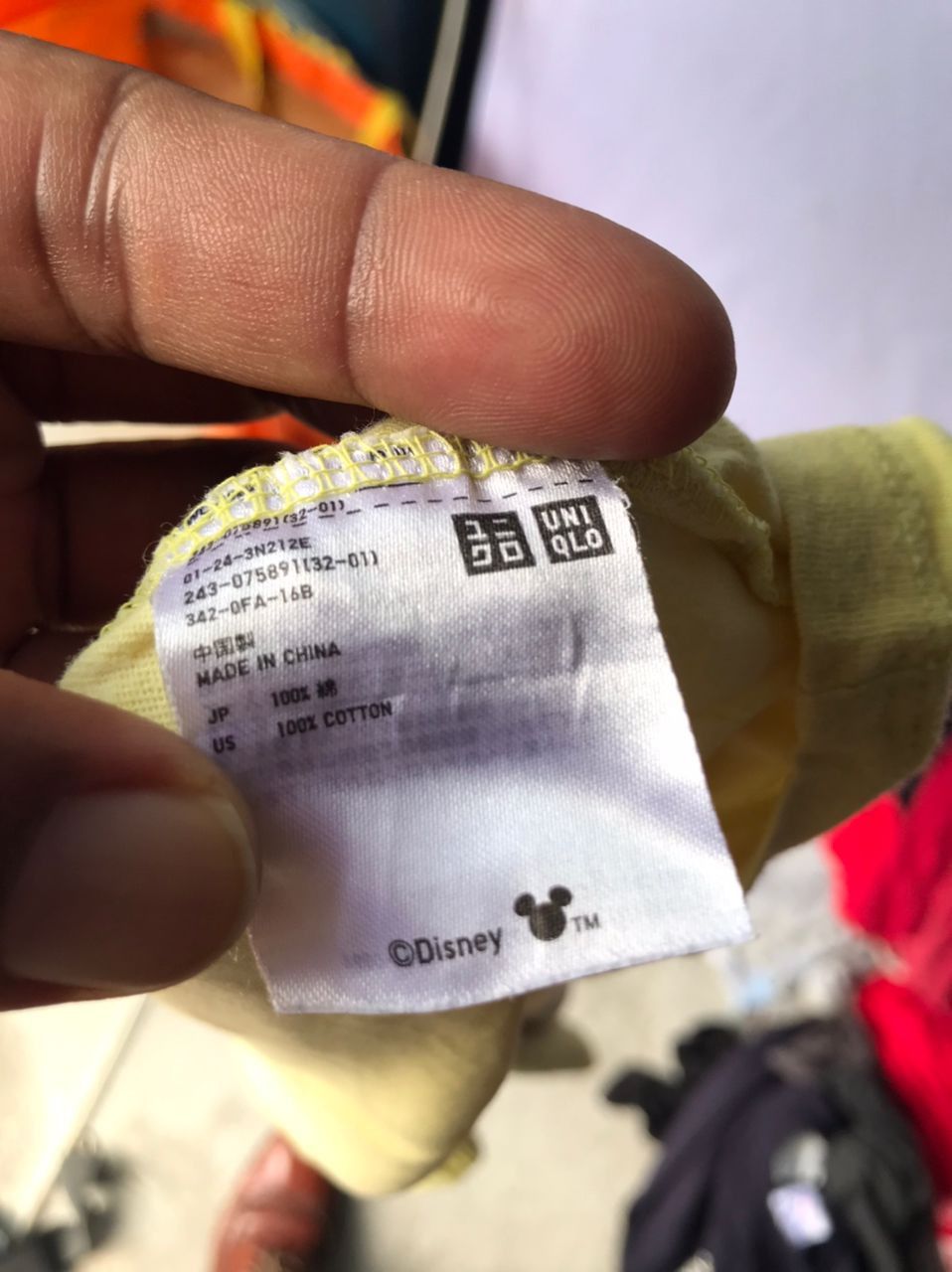 Disney vintage mickey mouse big logo disney uniqlo tee Size US S / EU 44-46 / 1 - 7 Thumbnail