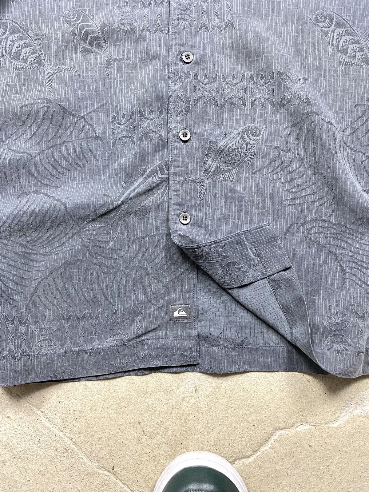 Quiksilver Vintage Quiksilver Embroidered Shirt Tee Surf Style Oakley Size US L / EU 52-54 / 3 - 13 Thumbnail