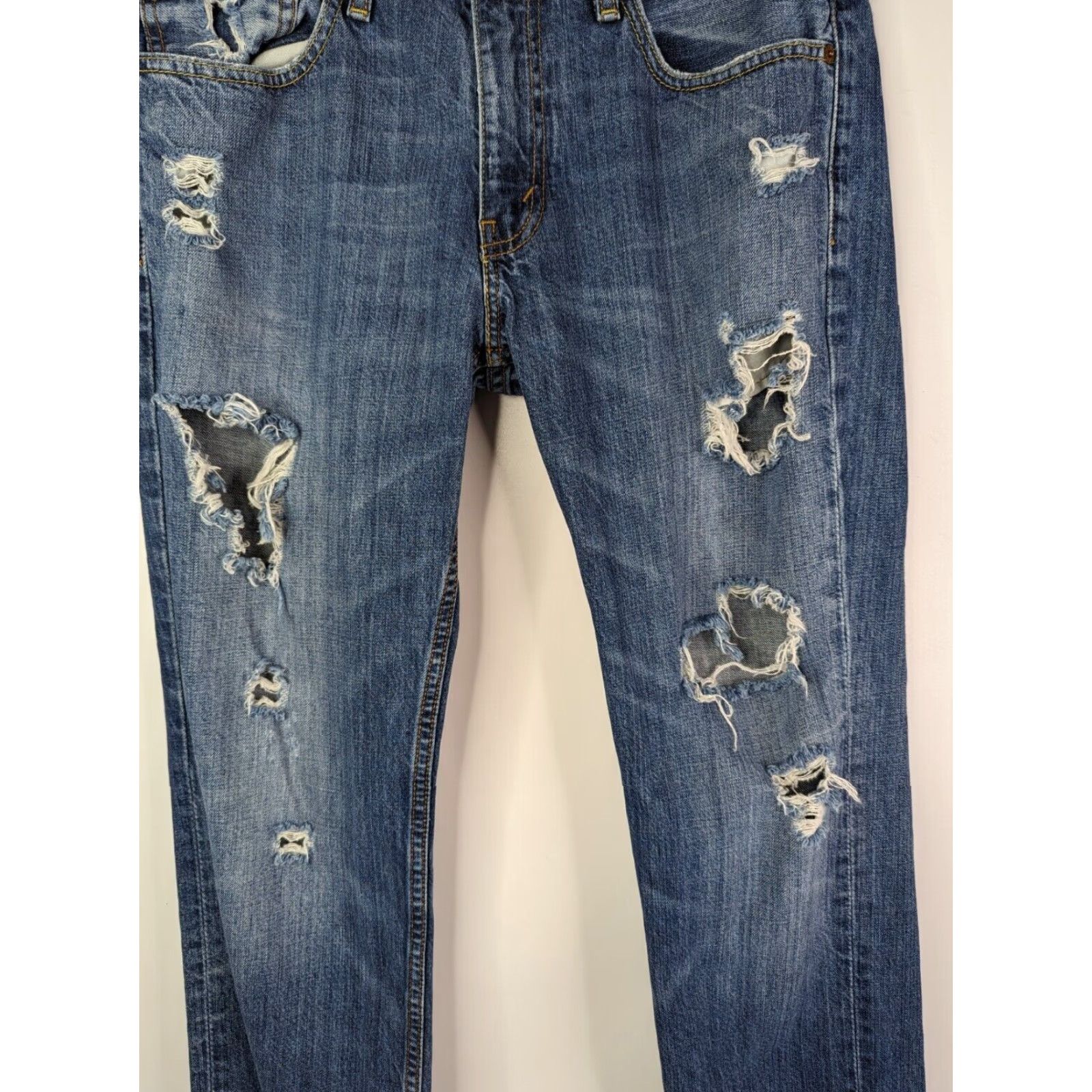 Levi's Levi's 511 Jeans Slim Fit Stretch Dark Wash Distressed Jeans Men 32x34 Denim 5-Pocket Belt Loops Zip Inseam 34 Vintage? No Size US 32 / EU 48 - 3 Thumbnail