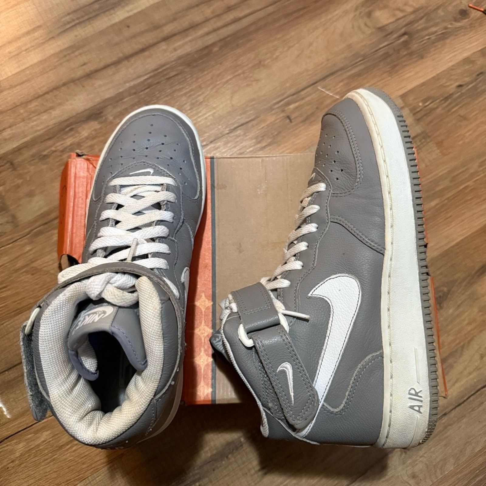 Nike 2002 Nike Air Force 1 Medium Grey White Size US 10 / EU 43 - 5 Thumbnail