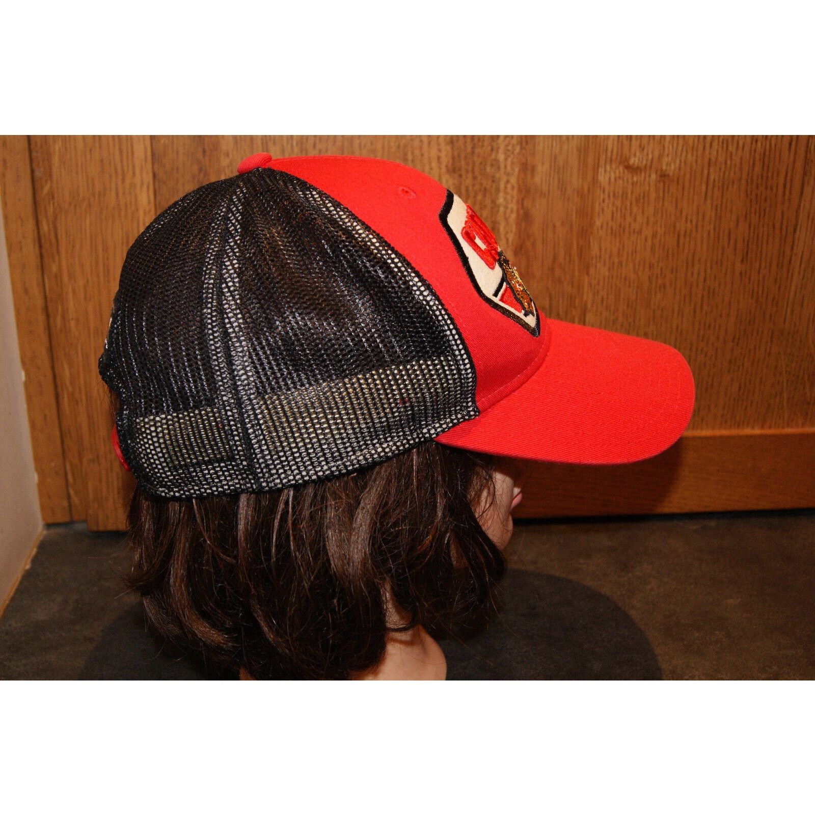 Ccm Chicago Blackhawks Mesh Trucker Hat Cap Snapback NHL Hockey Size ONE SIZE - 3 Thumbnail