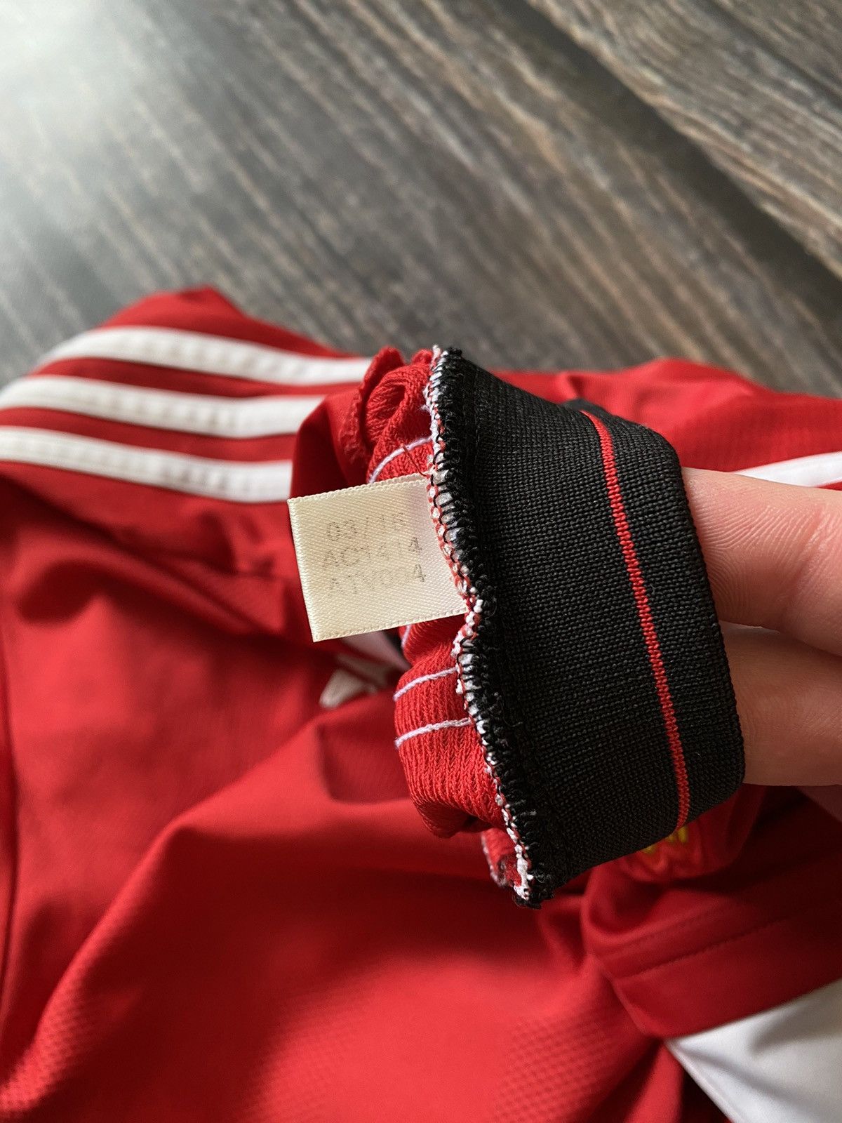 Adidas Adidas Manchester United exclusive soccer jersey Size US L / EU 52-54 / 3 - 8 Thumbnail