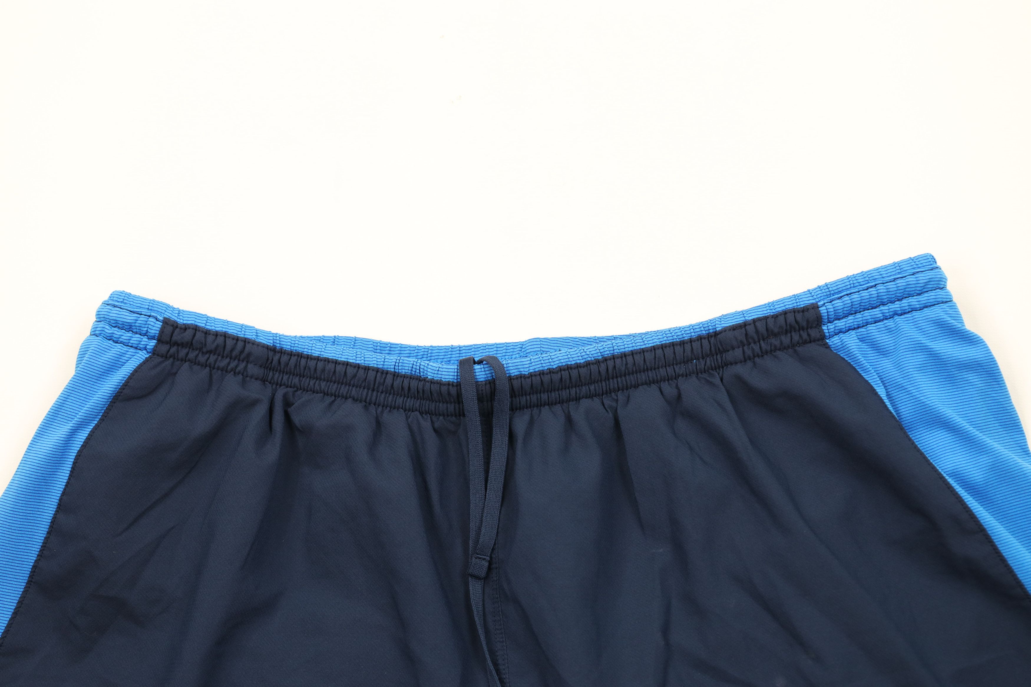 The North Face The North Face Reflective Lined Running Jogging Shorts Size US 34 / EU 50 - 2 Thumbnail