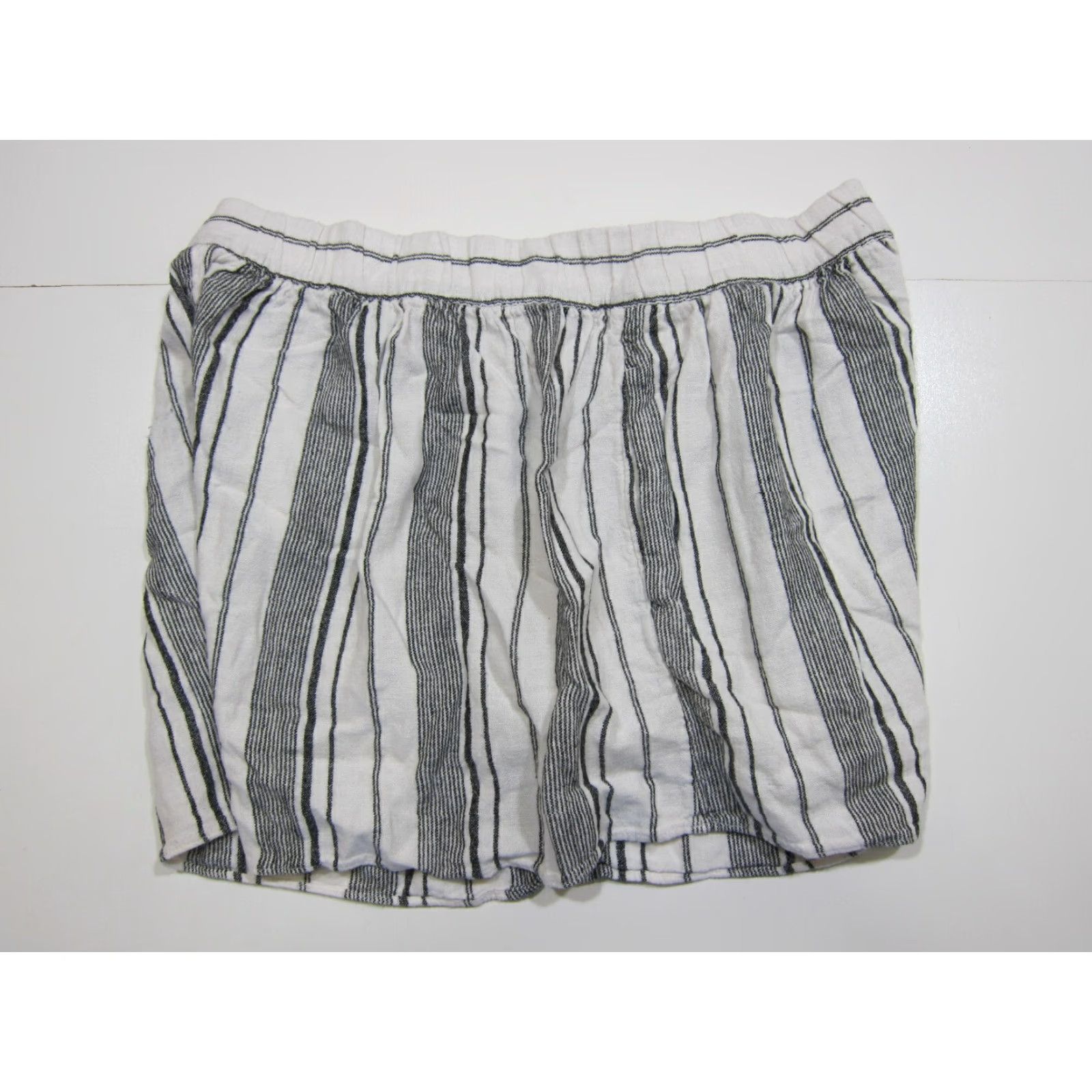 Gap Gap Grey White Stripe Linen Rayon Flowy Comfort Chino Shorts Women Medium 32" waist Pockets Back Pocket - Size 24" / US 00 / IT 34 - 6 Thumbnail