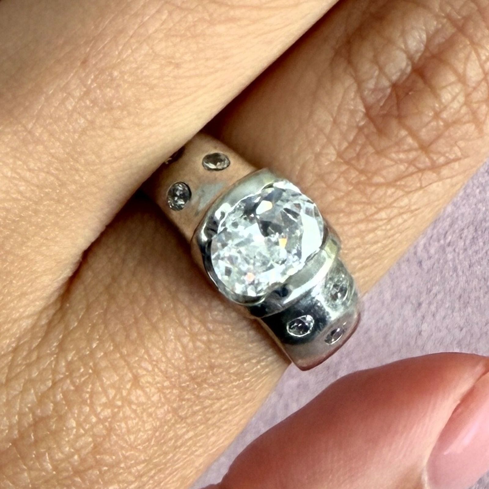 Sterling Silver sterling silver oval-cut cz ring size 9 Size ONE SIZE - 1 Thumbnail
