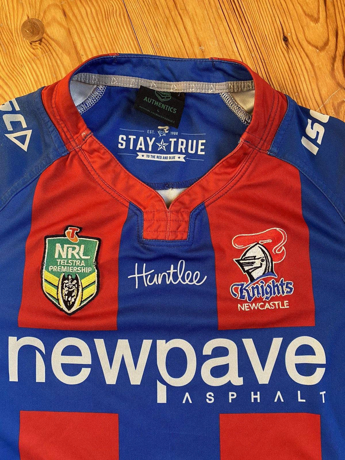 Vintage Rugby jersey Newcastle Knights Australia 2016 Size US L / EU 52-54 / 3 - 2 Thumbnail