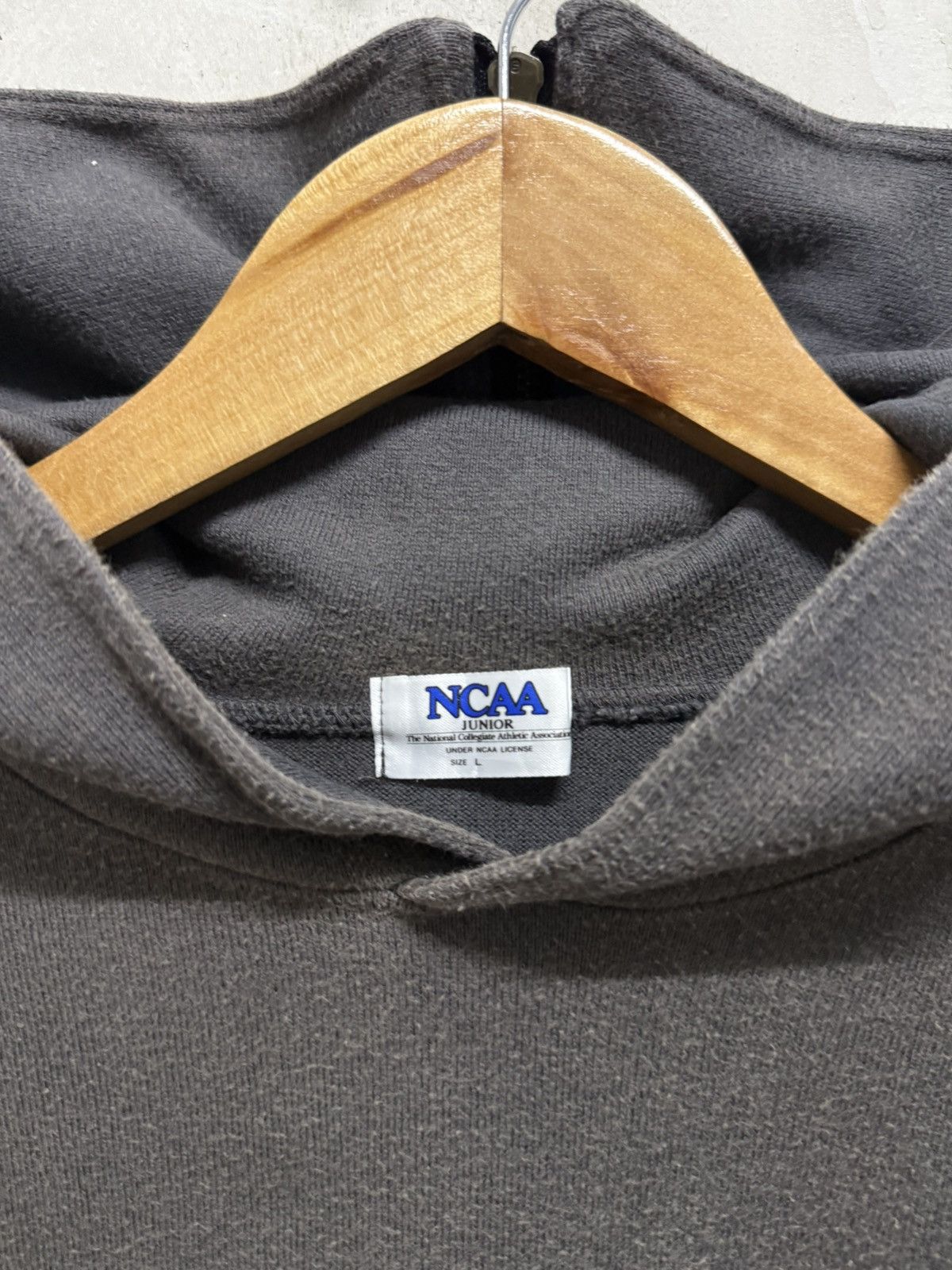 NCAA 2000s NCAA Generation Street Gear College Hoodie Size US L / EU 52-54 / 3 - 6 Thumbnail