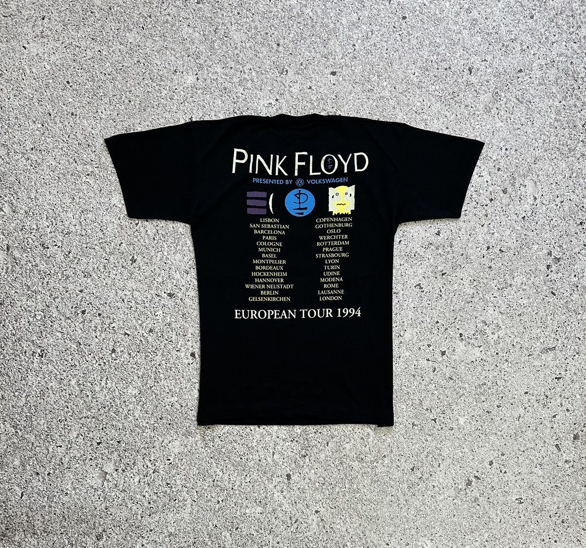 Band Tees × Pink Floyd × Vintage Vintage 90s Pink Floyd European Tour 1994 Rock Band T-Shirt Size US L / EU 52-54 / 3 - 6 Thumbnail