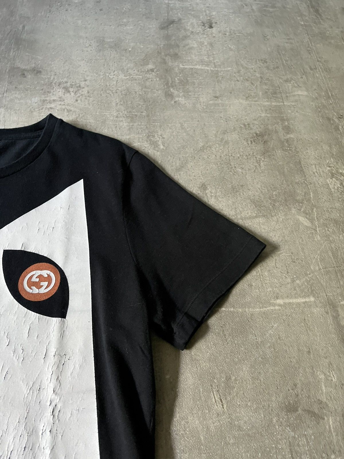 Gucci Vintage Gucci triangle black T-shirt rare Size US L / EU 52-54 / 3 - 5 Thumbnail