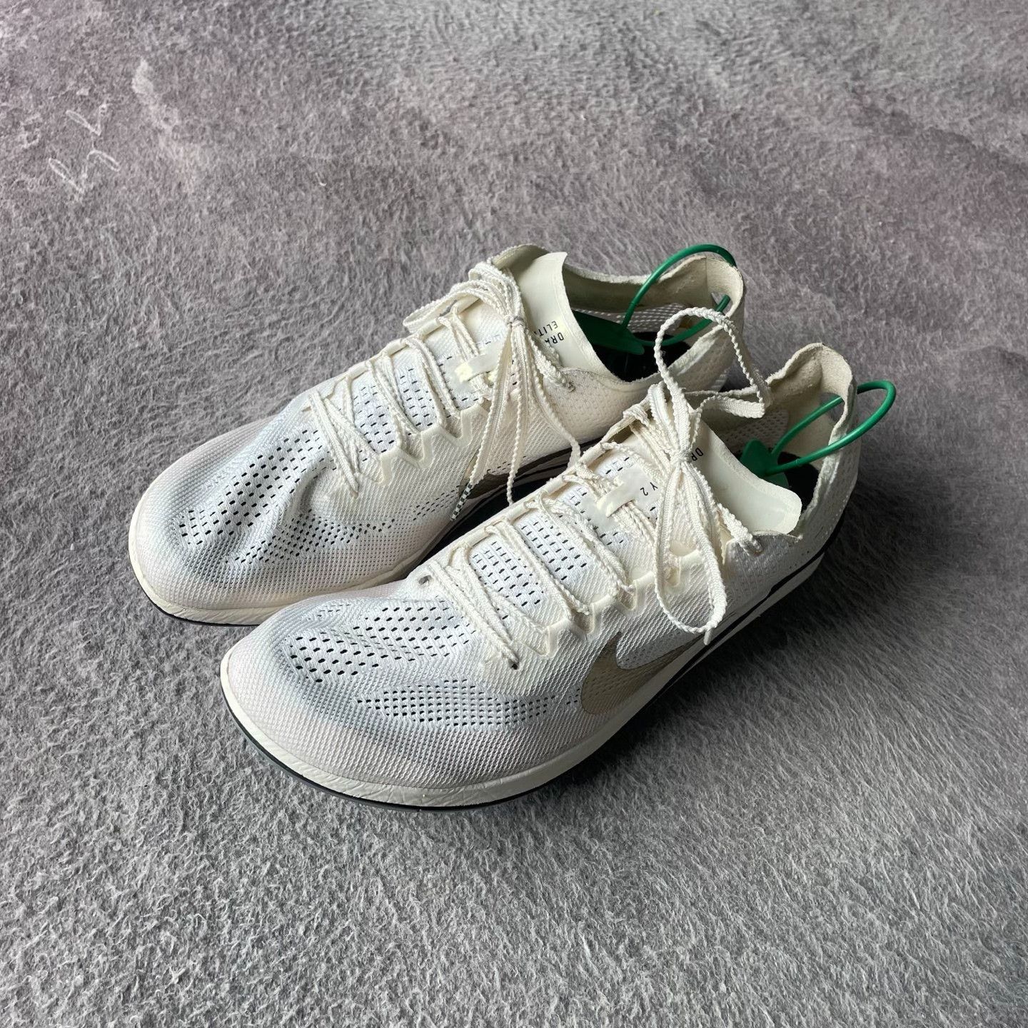 Nike Nike White Lowtop Sneakers 42 Men Size US 9 / EU 42 - 1 Thumbnail