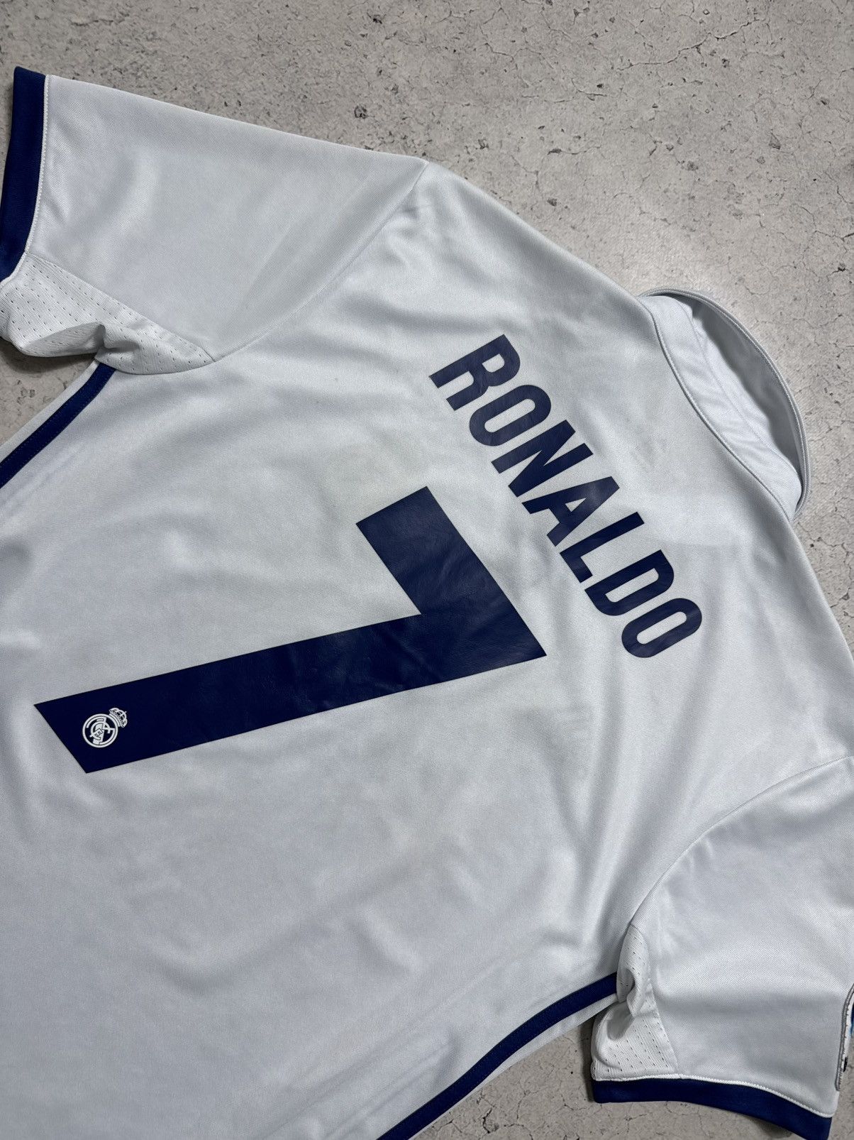 Adidas Adidas FC Real Madrid # Cristiano Ronaldo #7 2016/17 Jersey Size US S / EU 44-46 / 1 - 11 Thumbnail