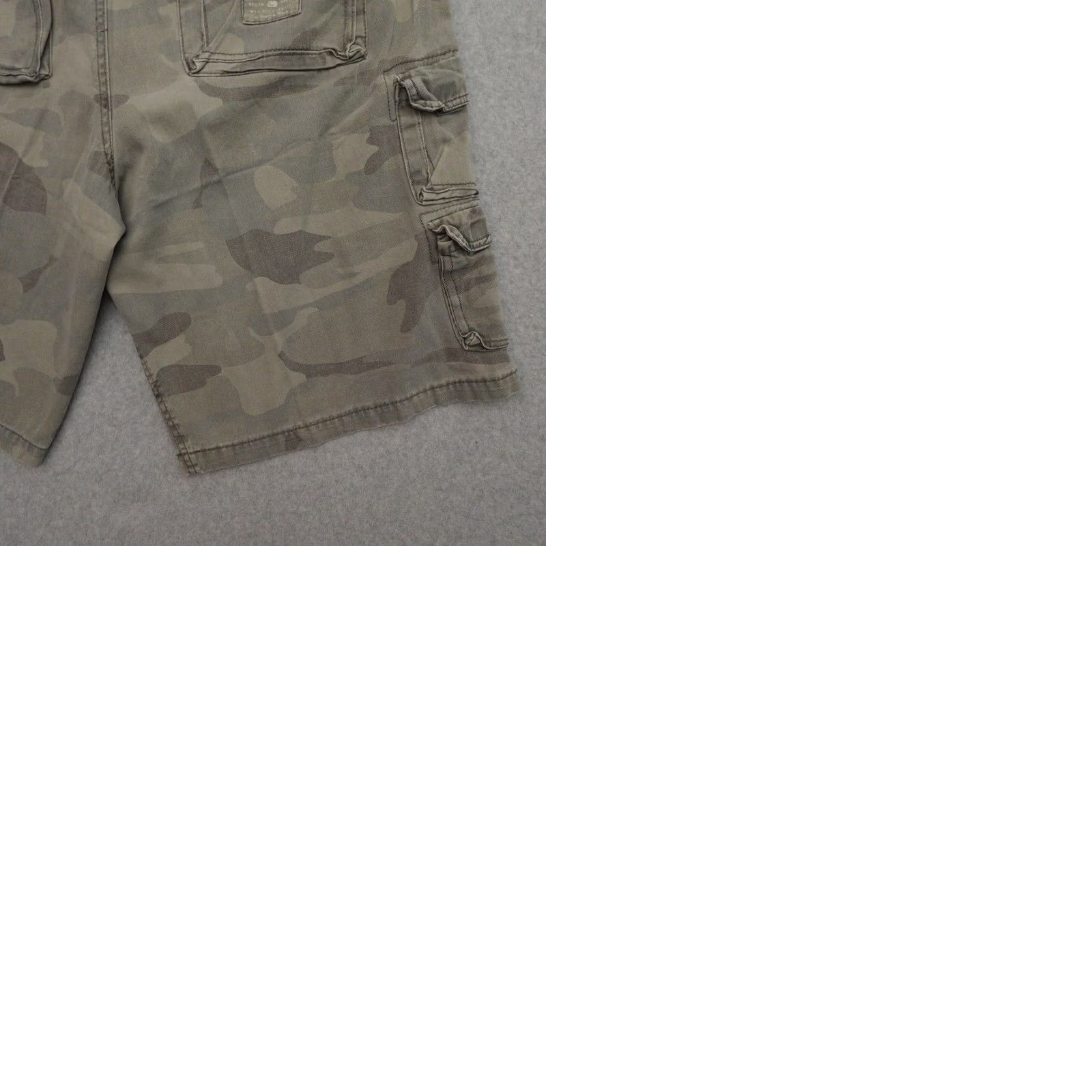 Ecko Unltd. Ecko Unlimited Cargo Shorts Men 38 Camo cargo Baggy Skate Y2K 38x21 Multicolor Size US 38 / EU 54 - 10 Thumbnail