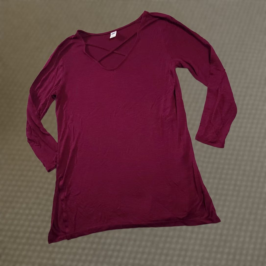 Old Navy Old Navy Burgundy Tunic Top Shirt Long Sleeve Womens Small Stretch Size S / US 4 / IT 40 - 1 Thumbnail
