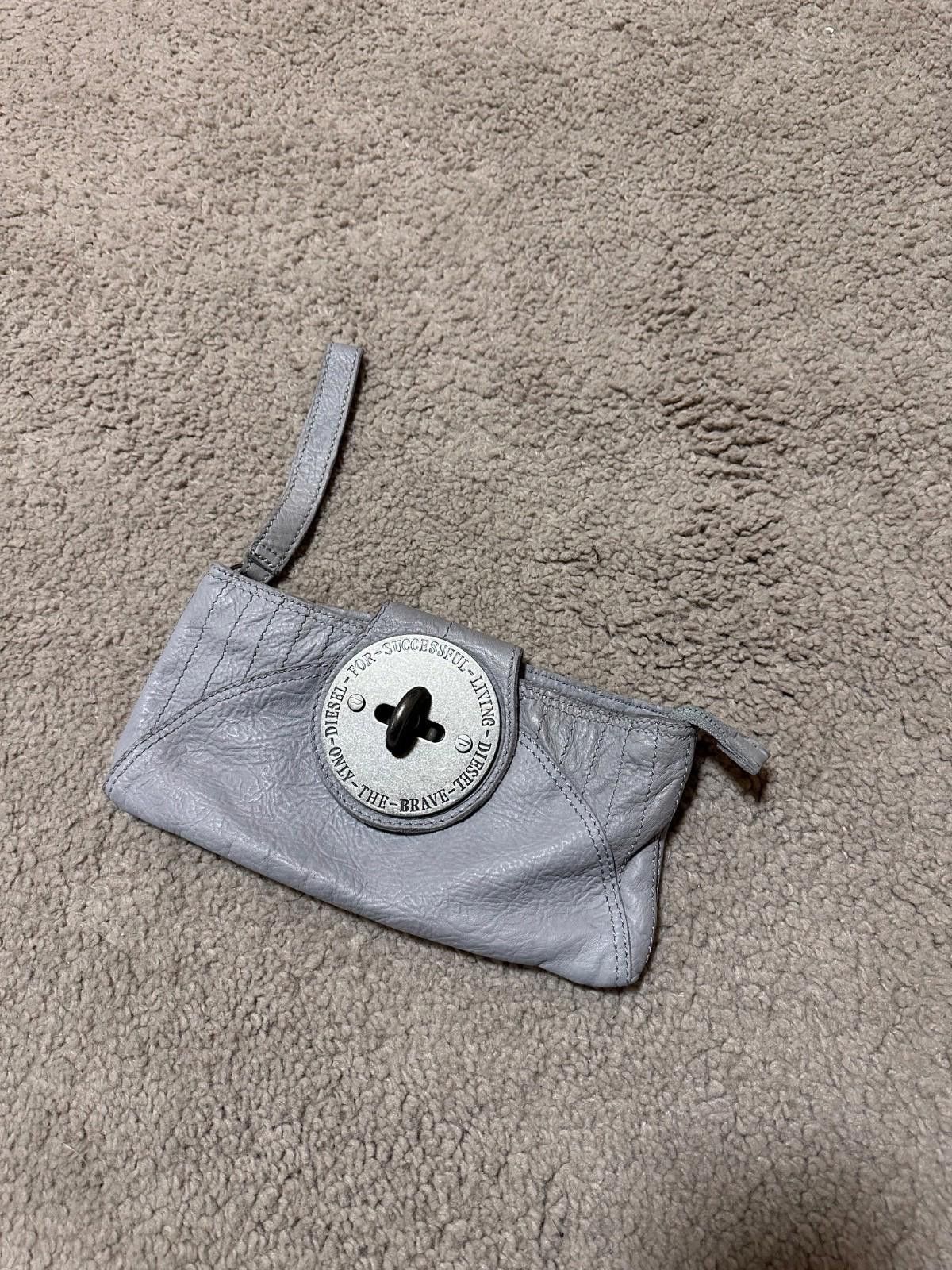 Diesel DIESEL Lock In Embrace Step Clutch Turnlock Wristlet Bag Size ONE SIZE - 1 Thumbnail