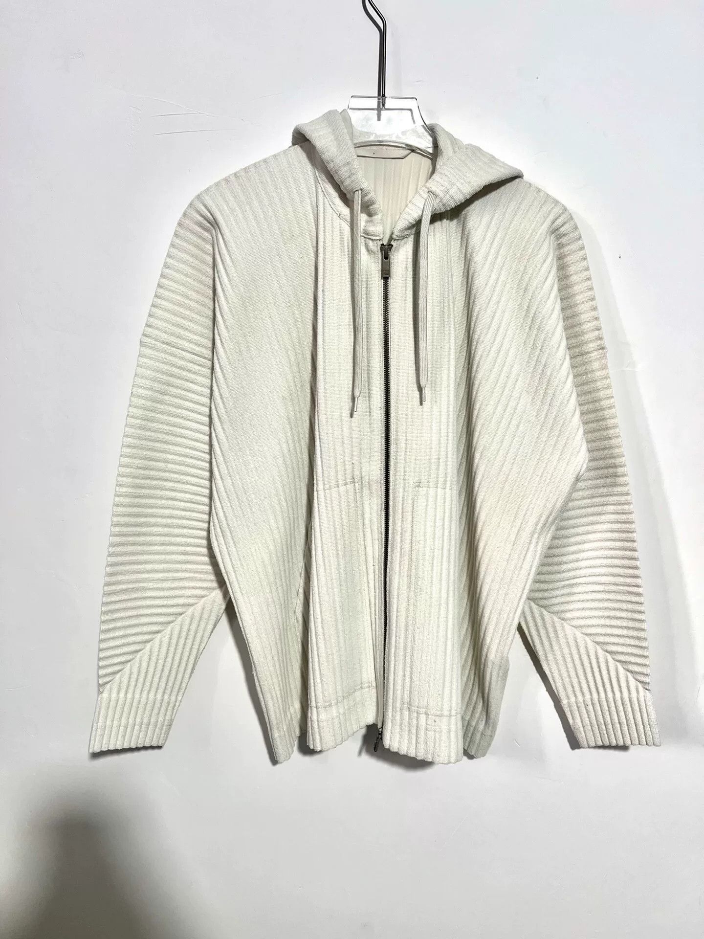 Issey Miyake Issey Miyake Knit White Sweater l Men Size US L / EU 52-54 / 3 - 1 Thumbnail