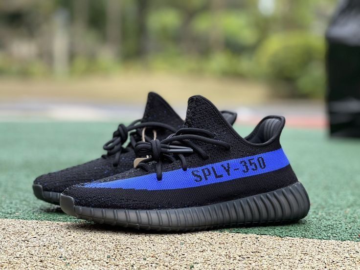Yeezy Yeezy 350 V2 Dazzling Blue Size US 8.5 / IT 38.5 - 1 Thumbnail