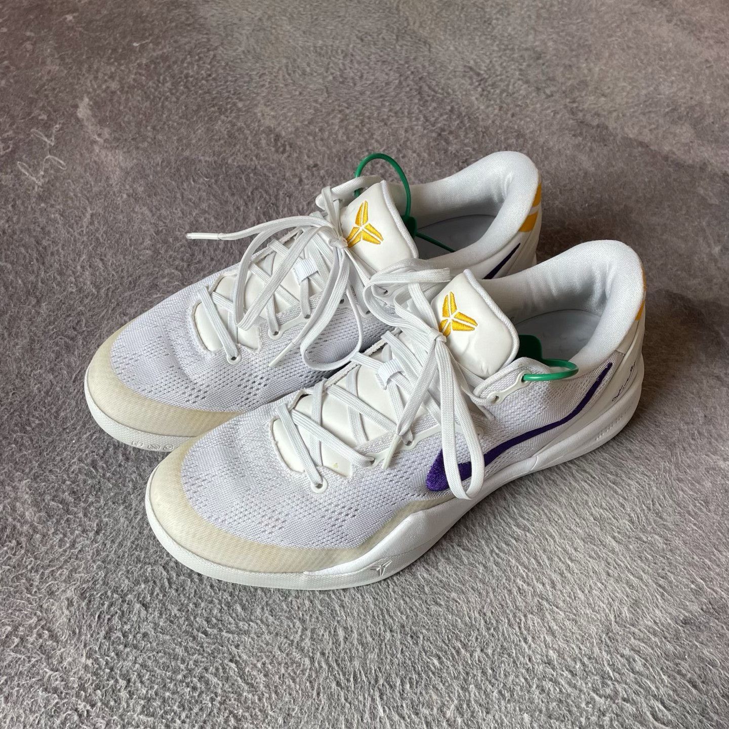 Nike Nike White Lowtop Sneakers 44.5 Men Size US 11 / EU 44 - 1 Thumbnail