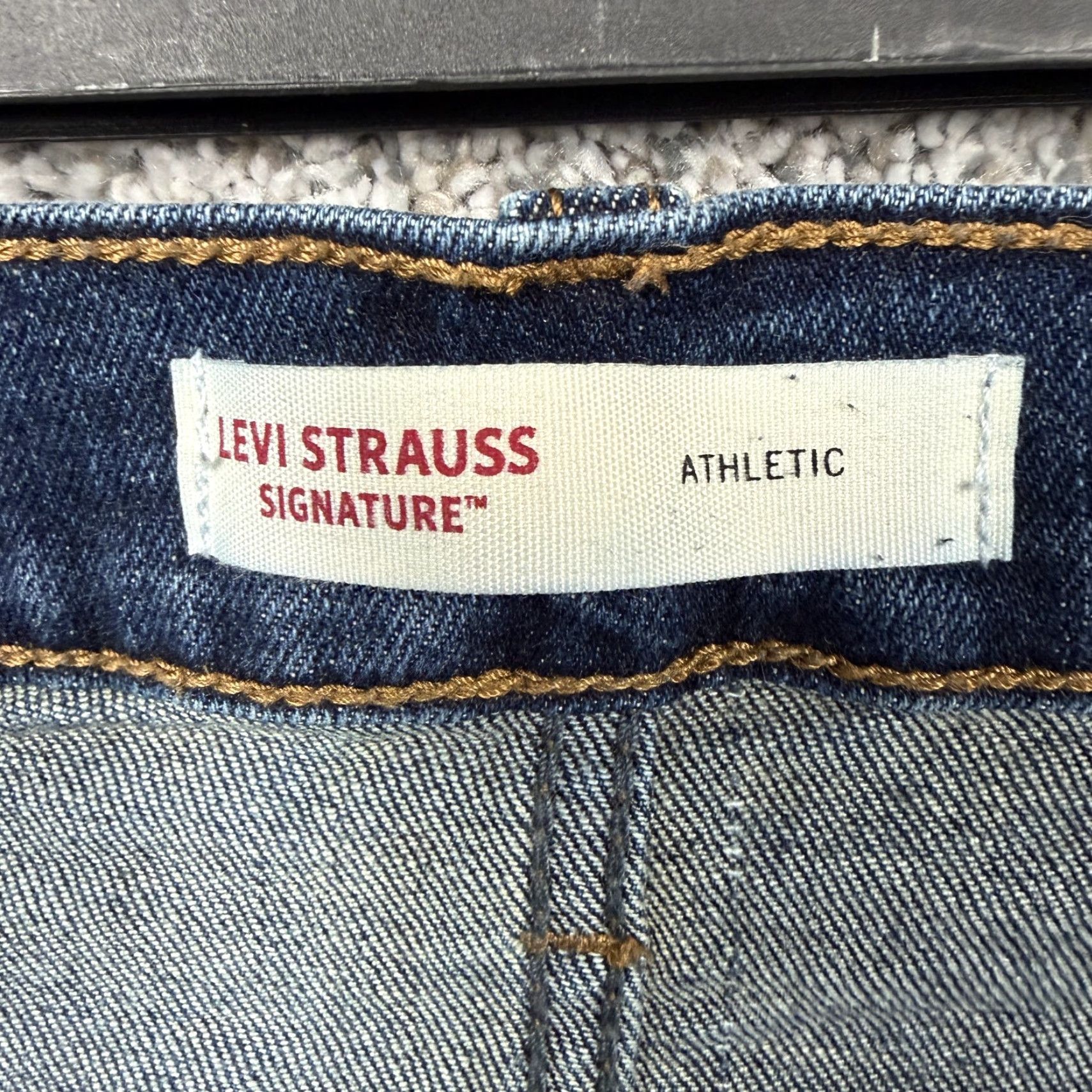 Vintage Levi Strauss Signature Jeans Mens 38x30 Athletic Straight Stretch Denim Shirt? Size US 38 / EU 54 - 7 Thumbnail