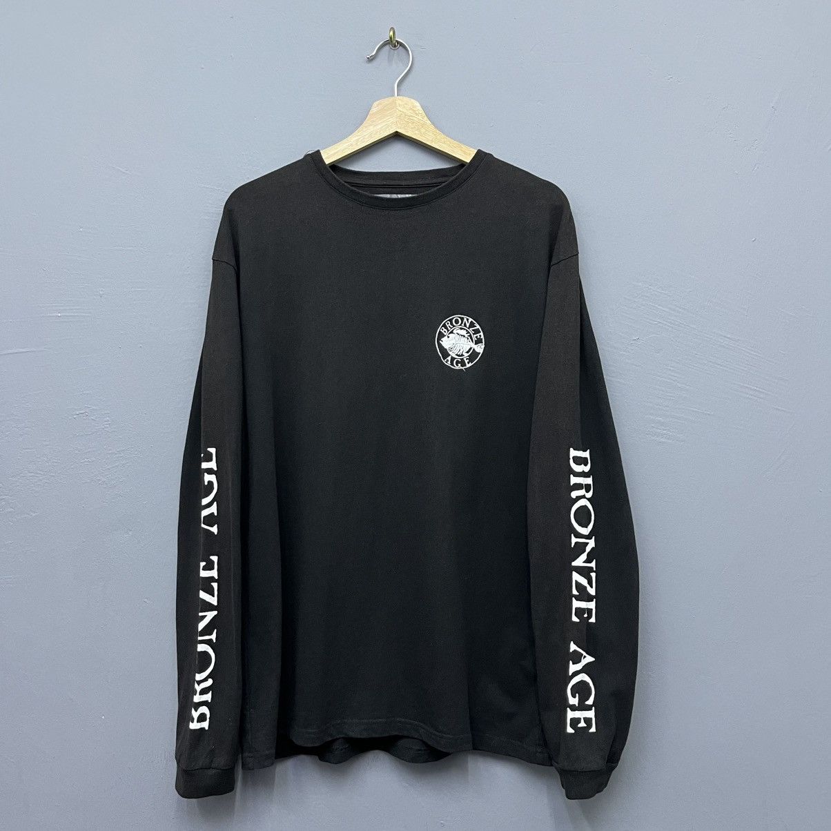 Vintage Vintage Y2K Bronze Age Long Sleeve T-Shirt Size US L / EU 52-54 / 3 - 1 Thumbnail