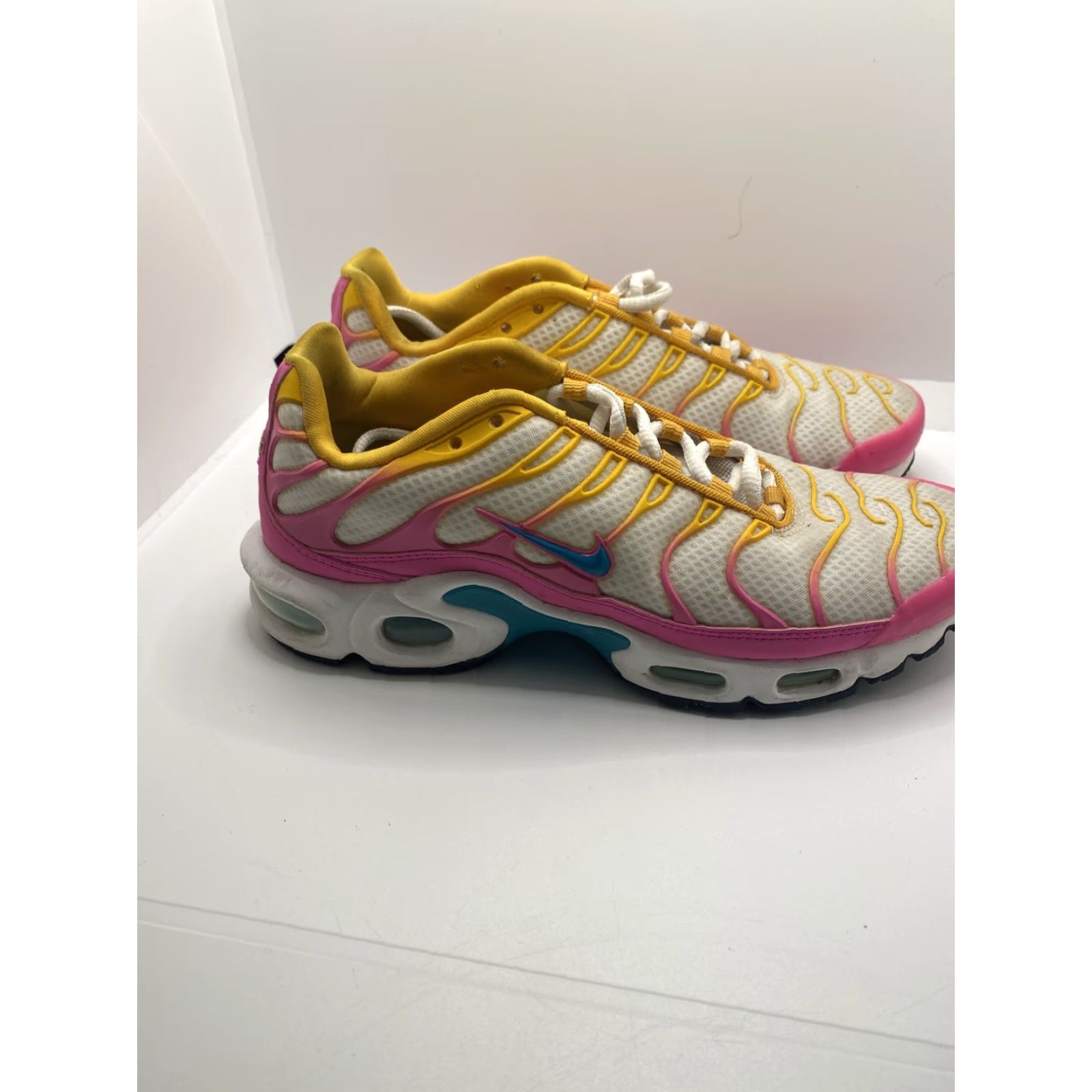 Nike VINTAGE Nike Air Max Plus White/Pink Tropical Twist CJ9922-100 Women's Vapormax Size US 5 / IT 35 - 4 Thumbnail