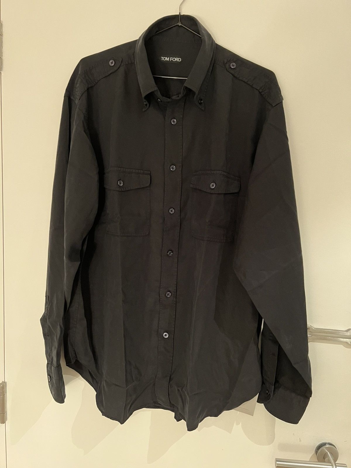Tom Ford TOM FORD Long Sleeves Black Size 16/5 42 100% LYOCELL Size US L / EU 52-54 / 3 - 1 Thumbnail
