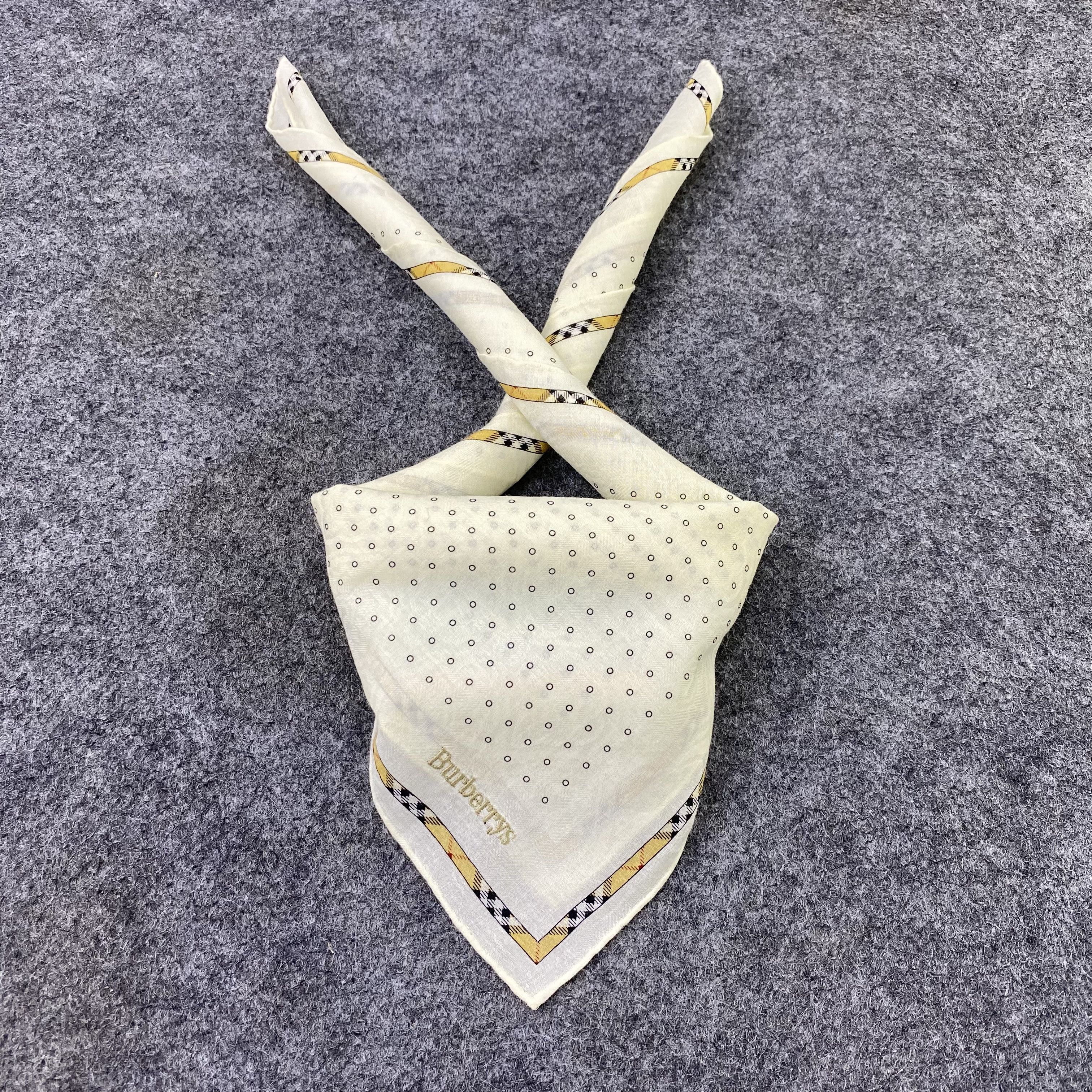 Burberry Burberry Handkerchief Neckerchief Bandana-B1656 Size ONE SIZE - 2 Thumbnail