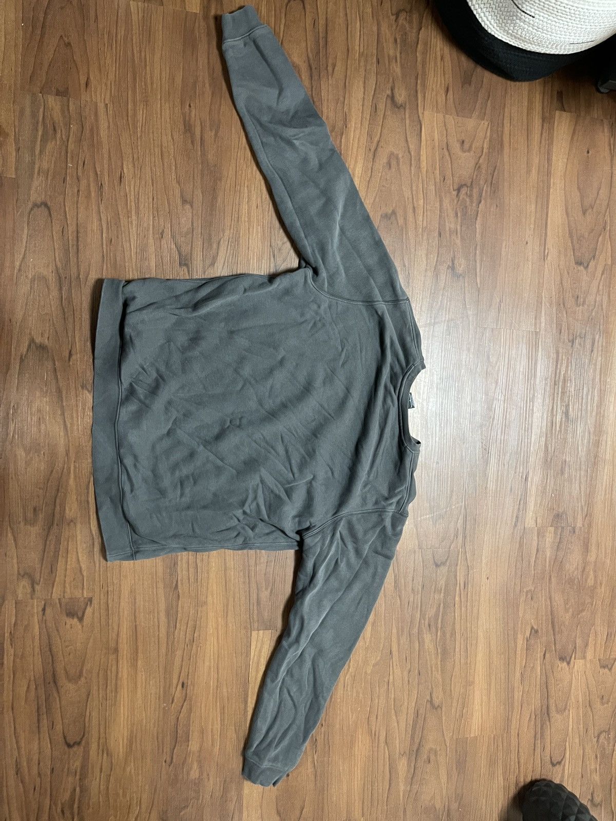 Nike Nike black crewneck sweater size large Size US L / EU 52-54 / 3 - 8 Thumbnail