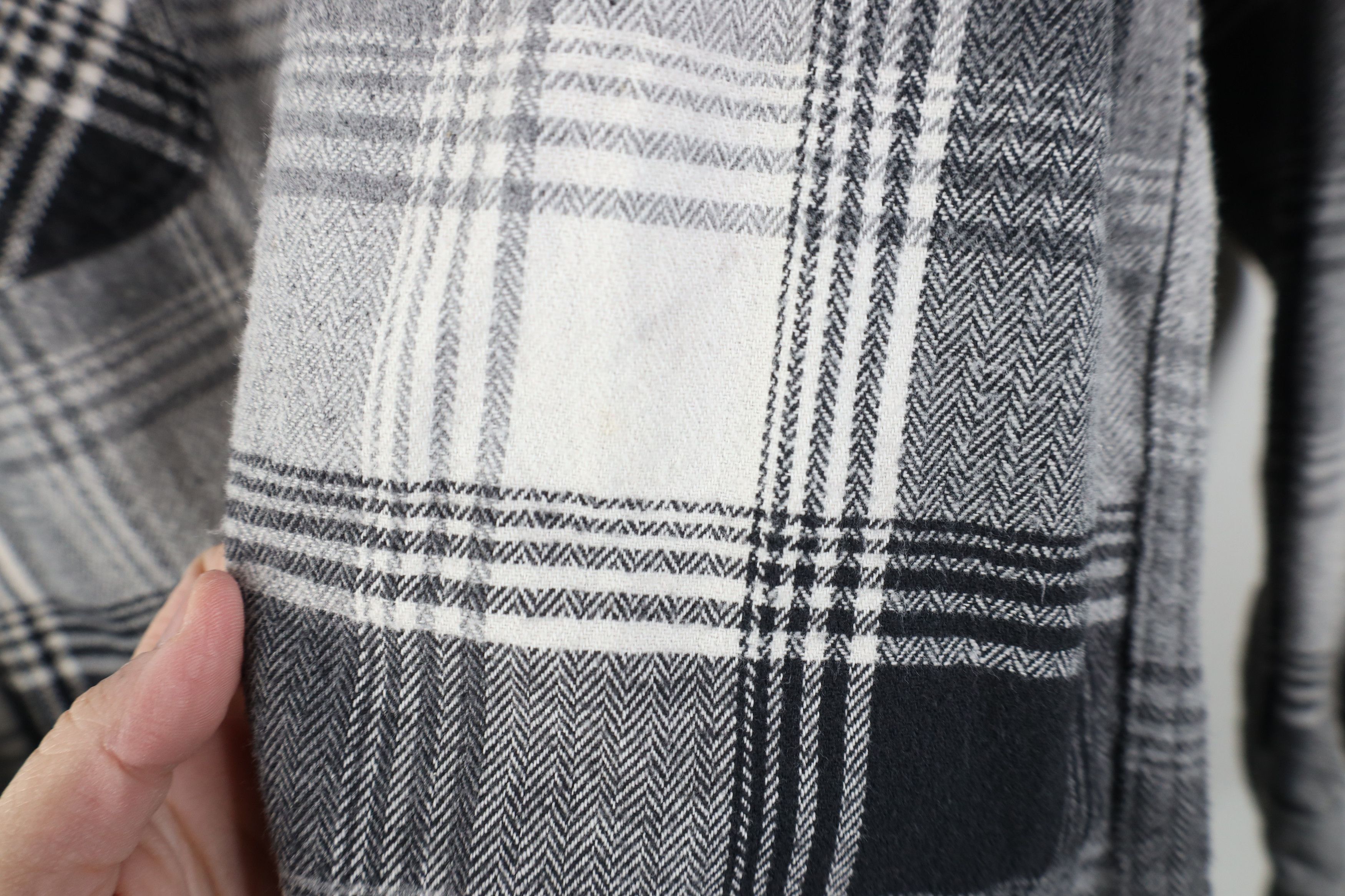 Vintage Vintage 90s Streetwear Heavyweight Button Shirt Plaid Size US L / EU 52-54 / 3 - 5 Thumbnail
