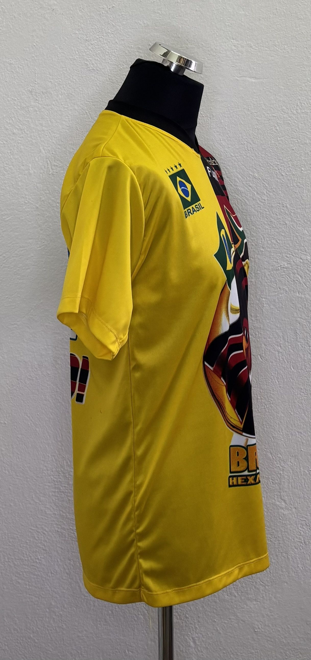 Vintage CR Flamengo Brazil Football Jersey Size M Size US M / EU 48-50 / 2 - 4 Thumbnail