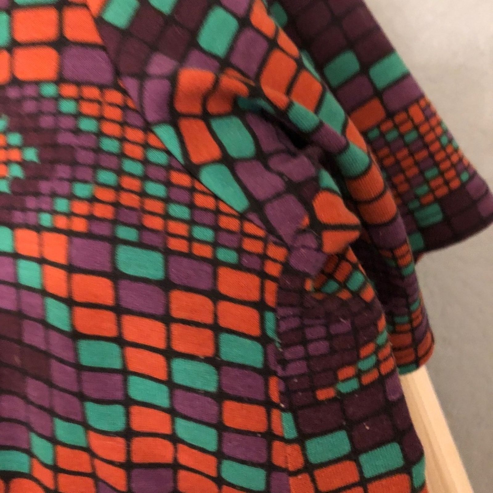 Other 🔴 3 for $15 EUC Lularoe Perfect Tee Size M / US 6-8 / IT 42-44 - 2 Thumbnail
