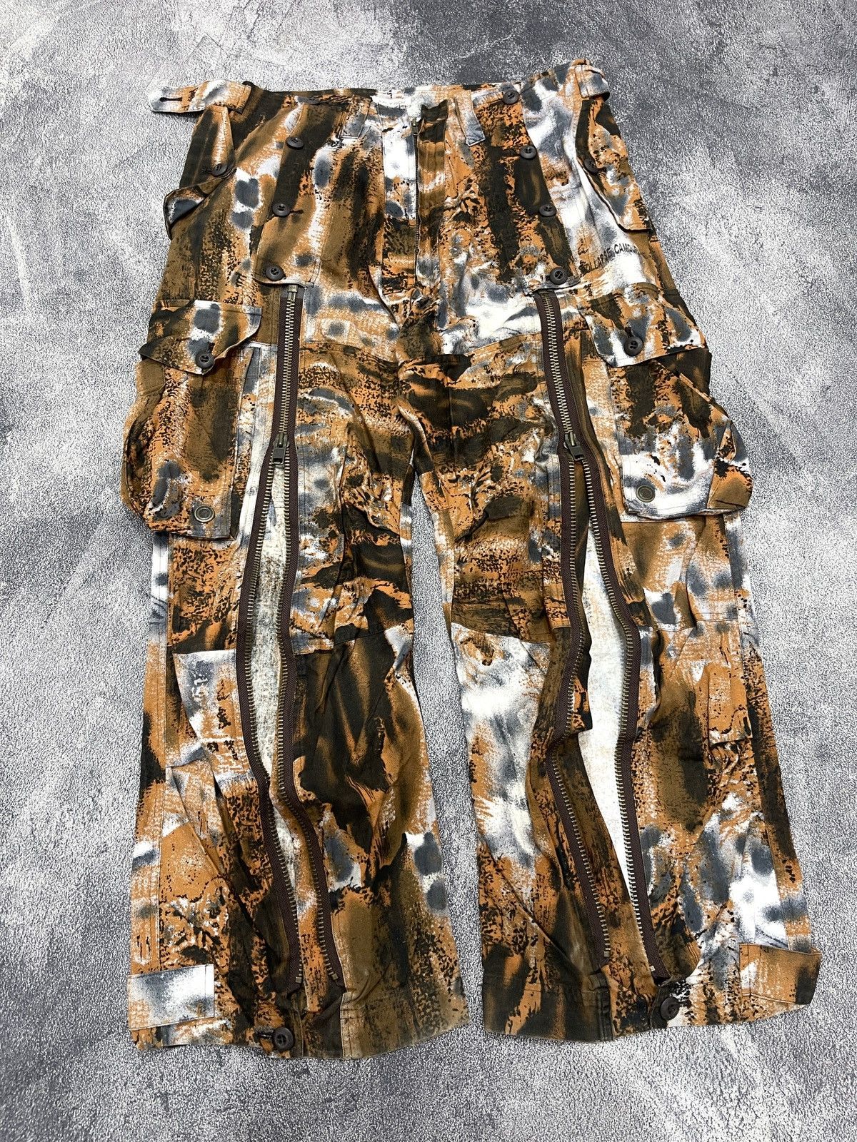 20471120 Archive MILKBOY Colapse Camo Multi Zip Cargo Pants Size US 35 - 4 Thumbnail