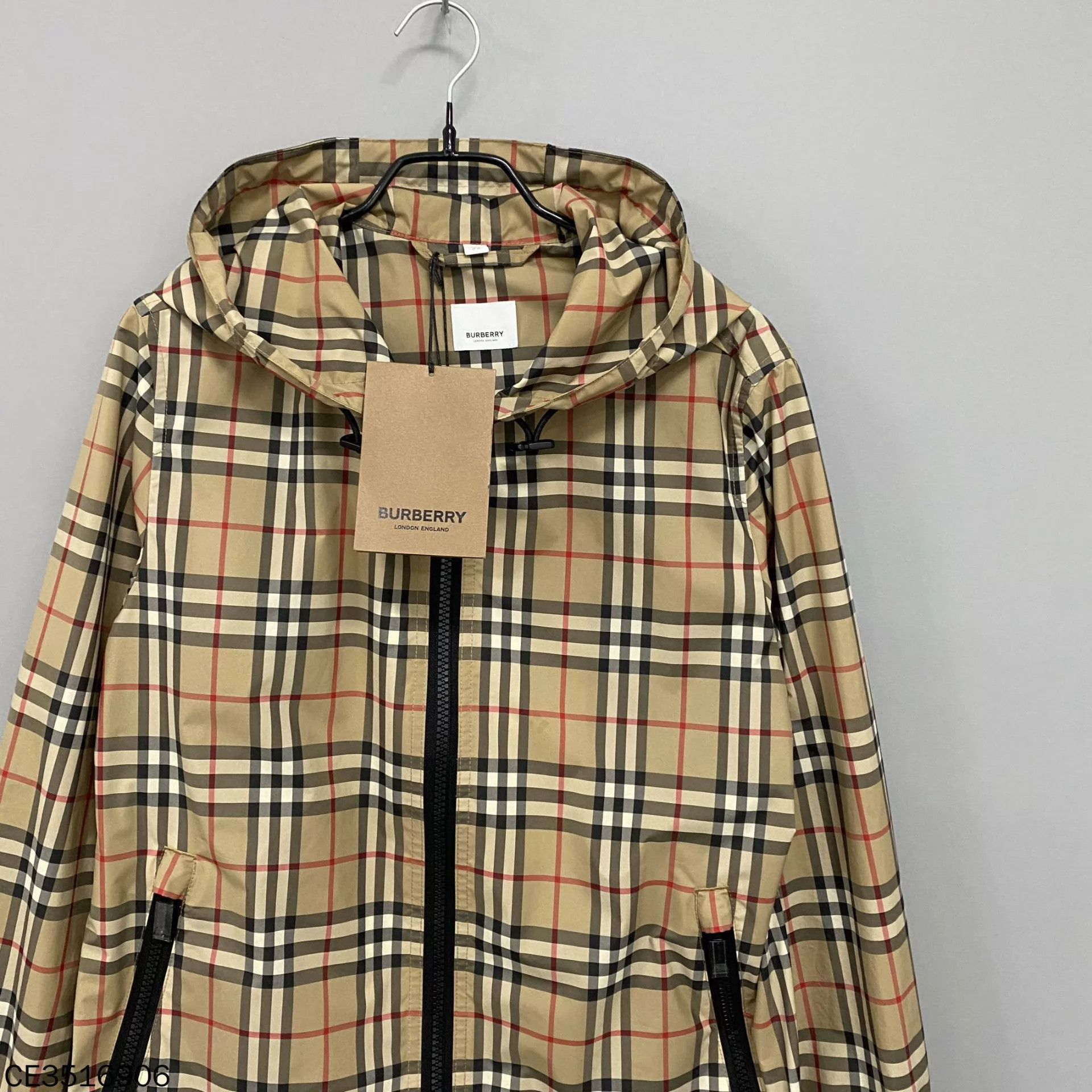 Burberry Burberry Classic Check Zip Jacket Women's UK6 Size XS / US 0-2 / IT 36-38 - 2 Thumbnail