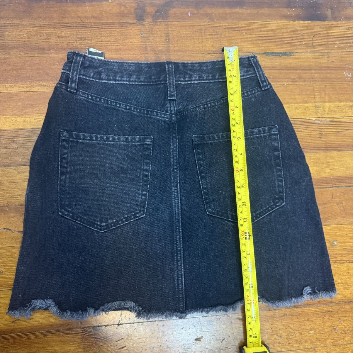 Abercrombie & Fitch Women’s ABERCROMBIE & FITCH Black Denim FrayedA-line, Size 2 Size 26" / US 2 / IT 38 - 4 Thumbnail