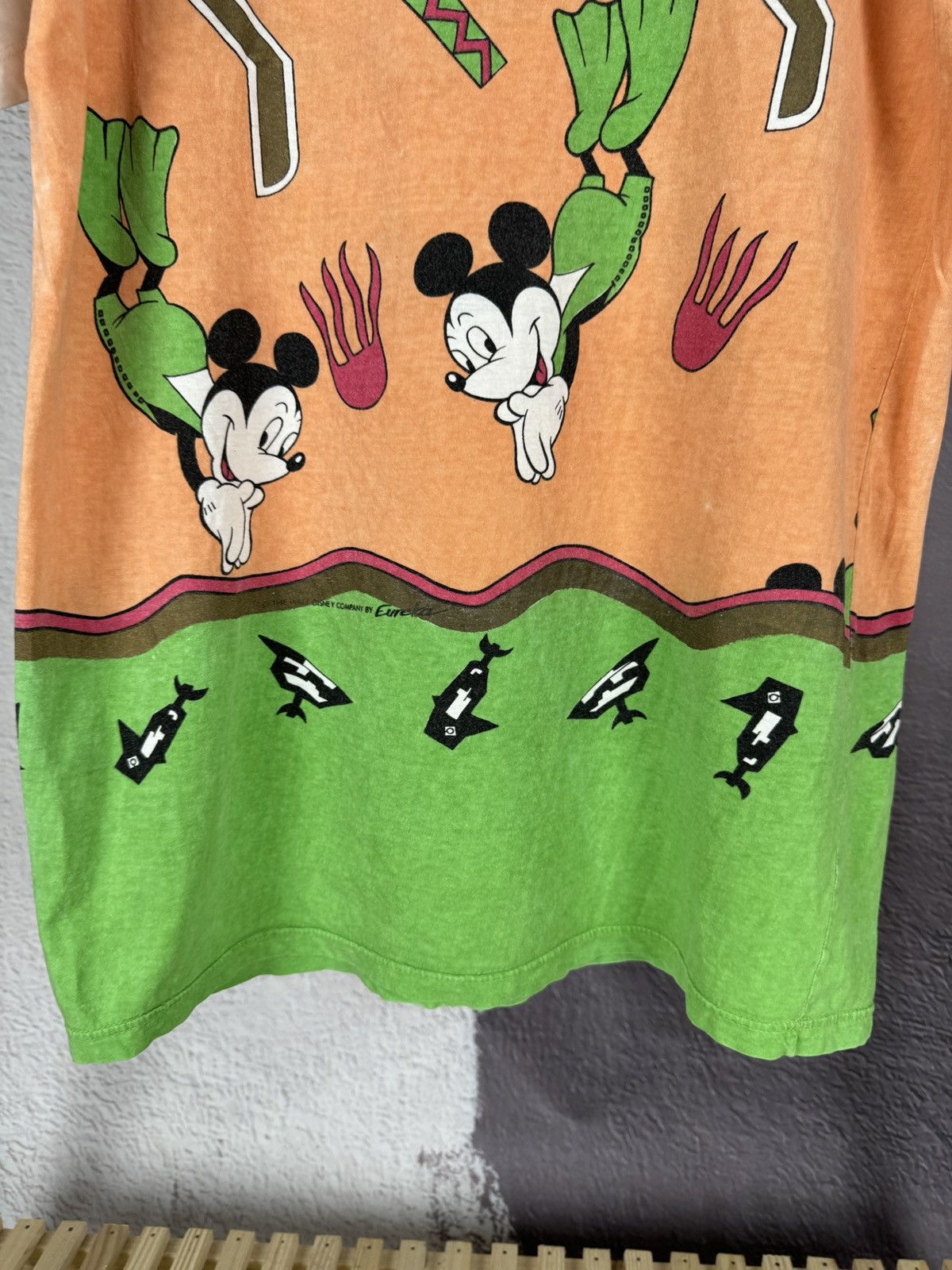 Disney × Mickey Mouse × Vintage VINTAGE DISNEY 80s MICKEY MOUSE EUREKA ALLOVER PRINT Tee Size US L / EU 52-54 / 3 - 17 Thumbnail