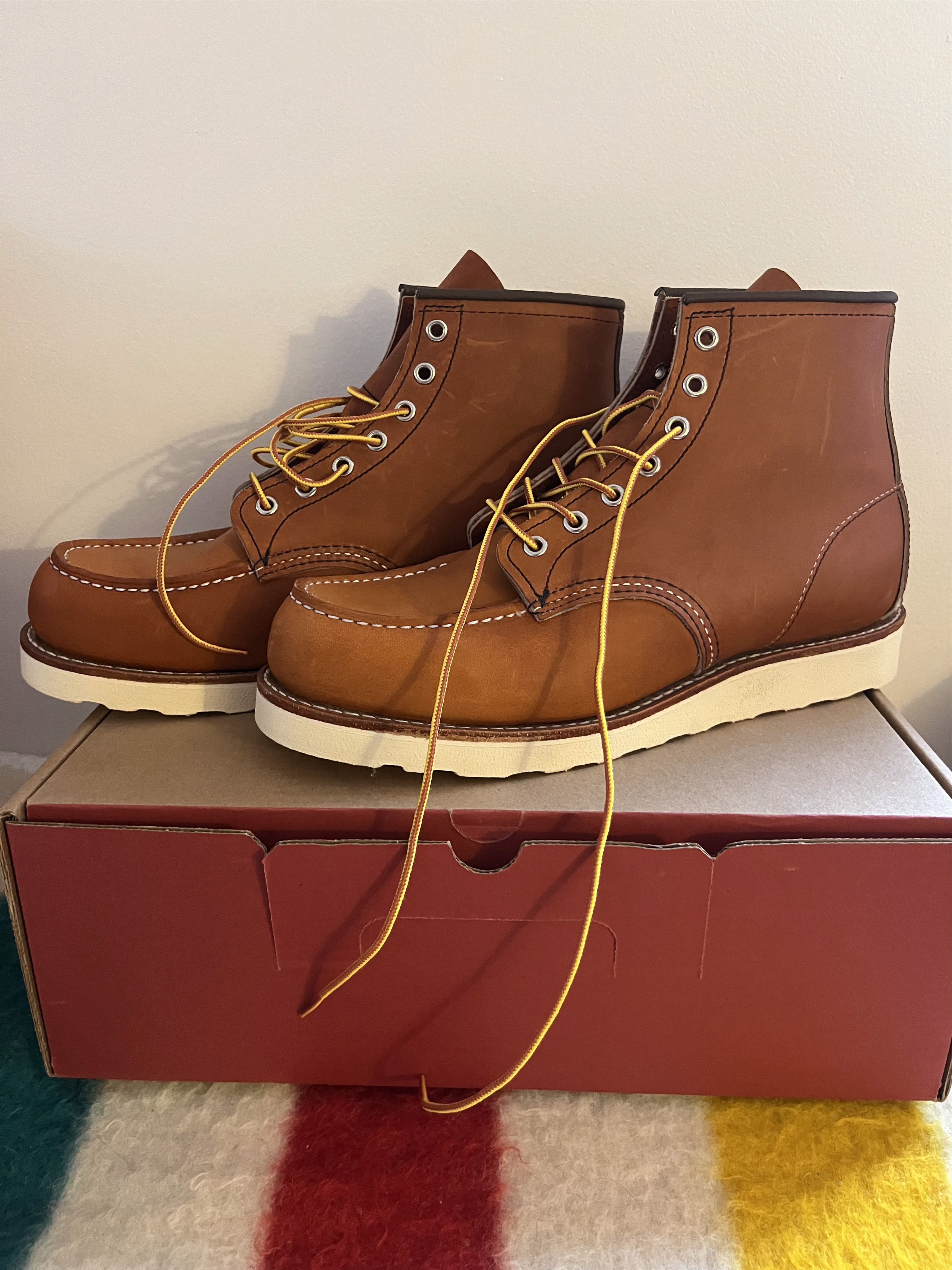 Moc Toe 875 in Oro Legacy